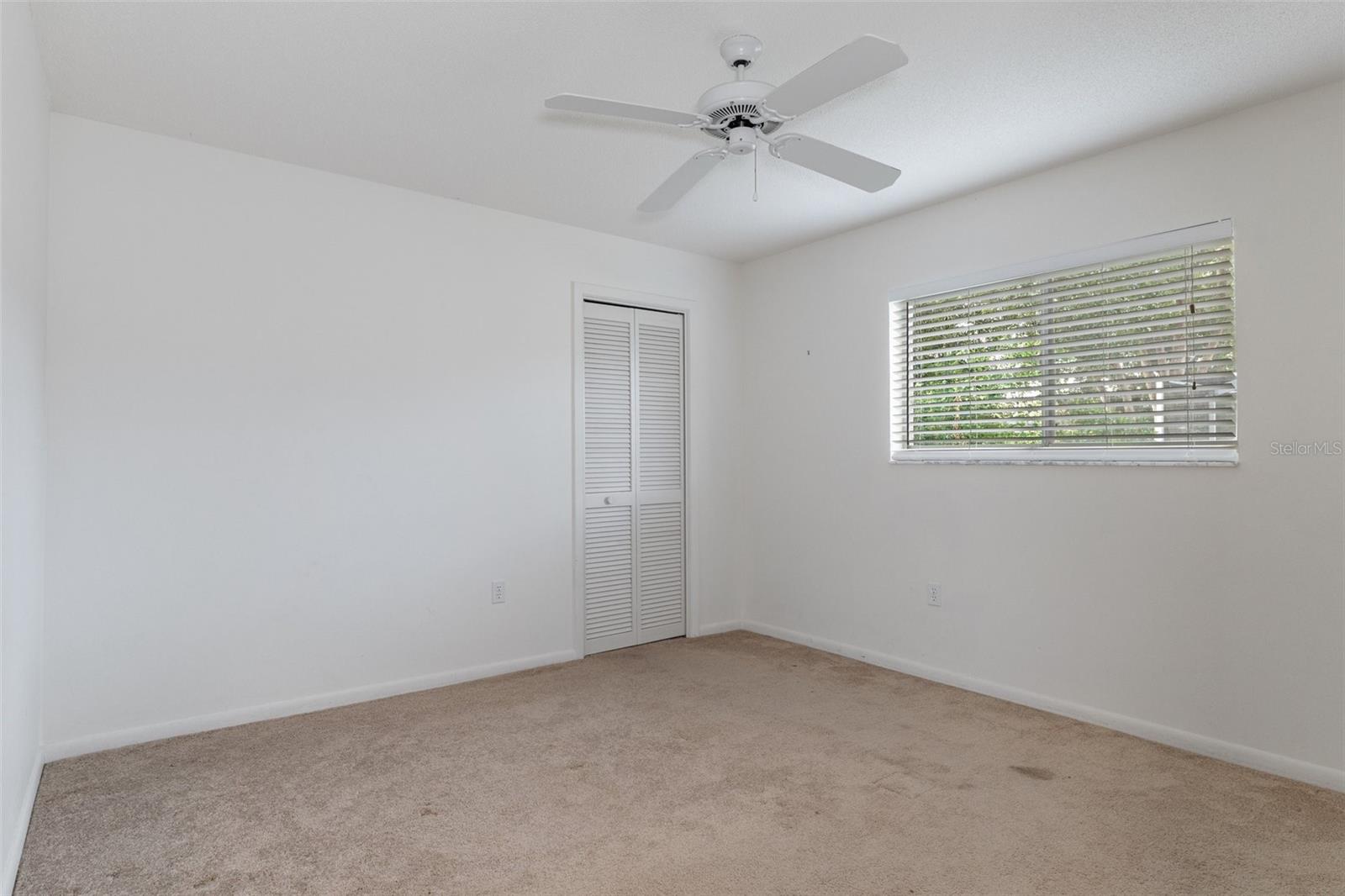 9410 FOX HOLLOW LN, WEEKI WACHEE, FL, 34613