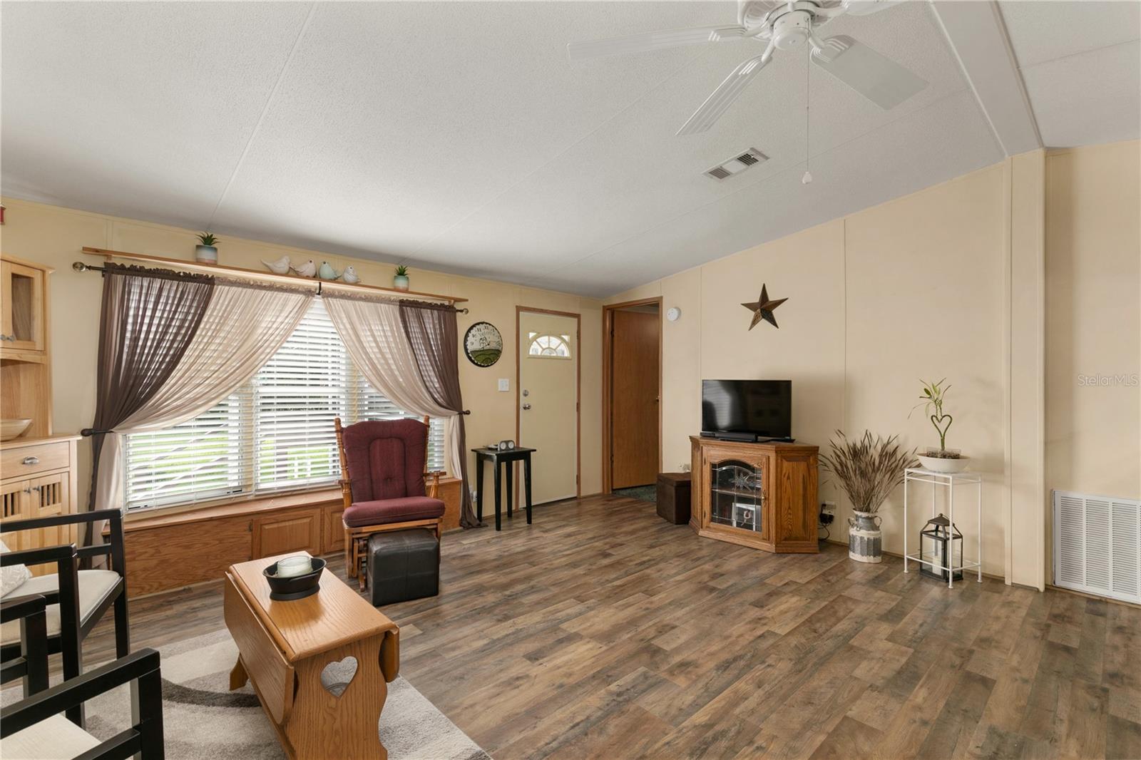 36117 EMERALDA AVE, LEESBURG, FL, 34788