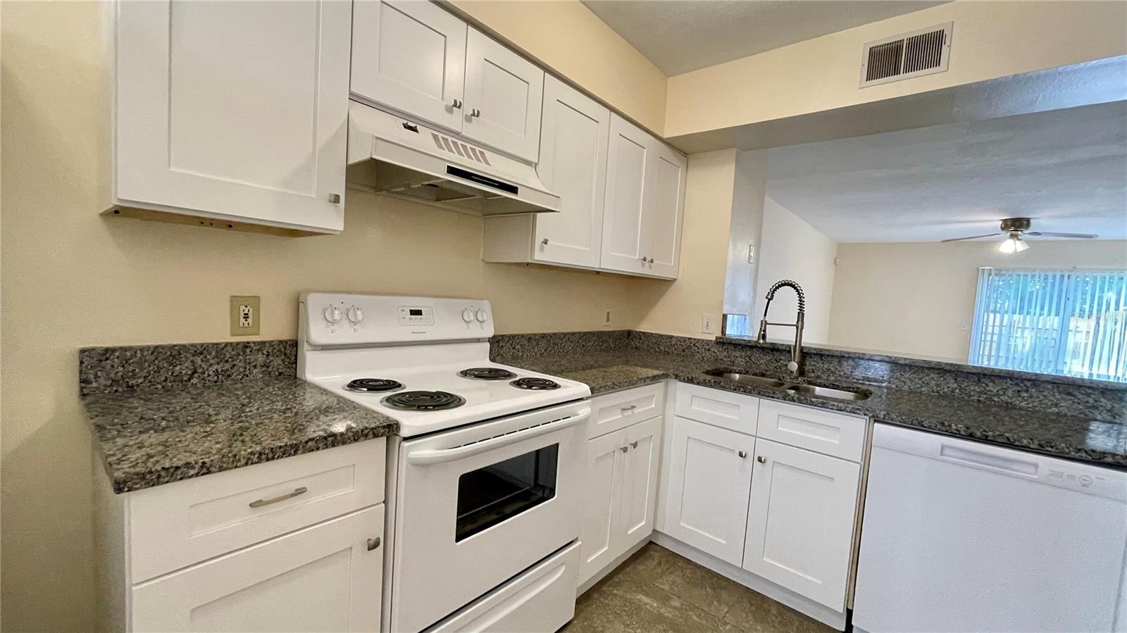 11335 GRANDVILLE DR, TEMPLE TERRACE, FL, 33617
