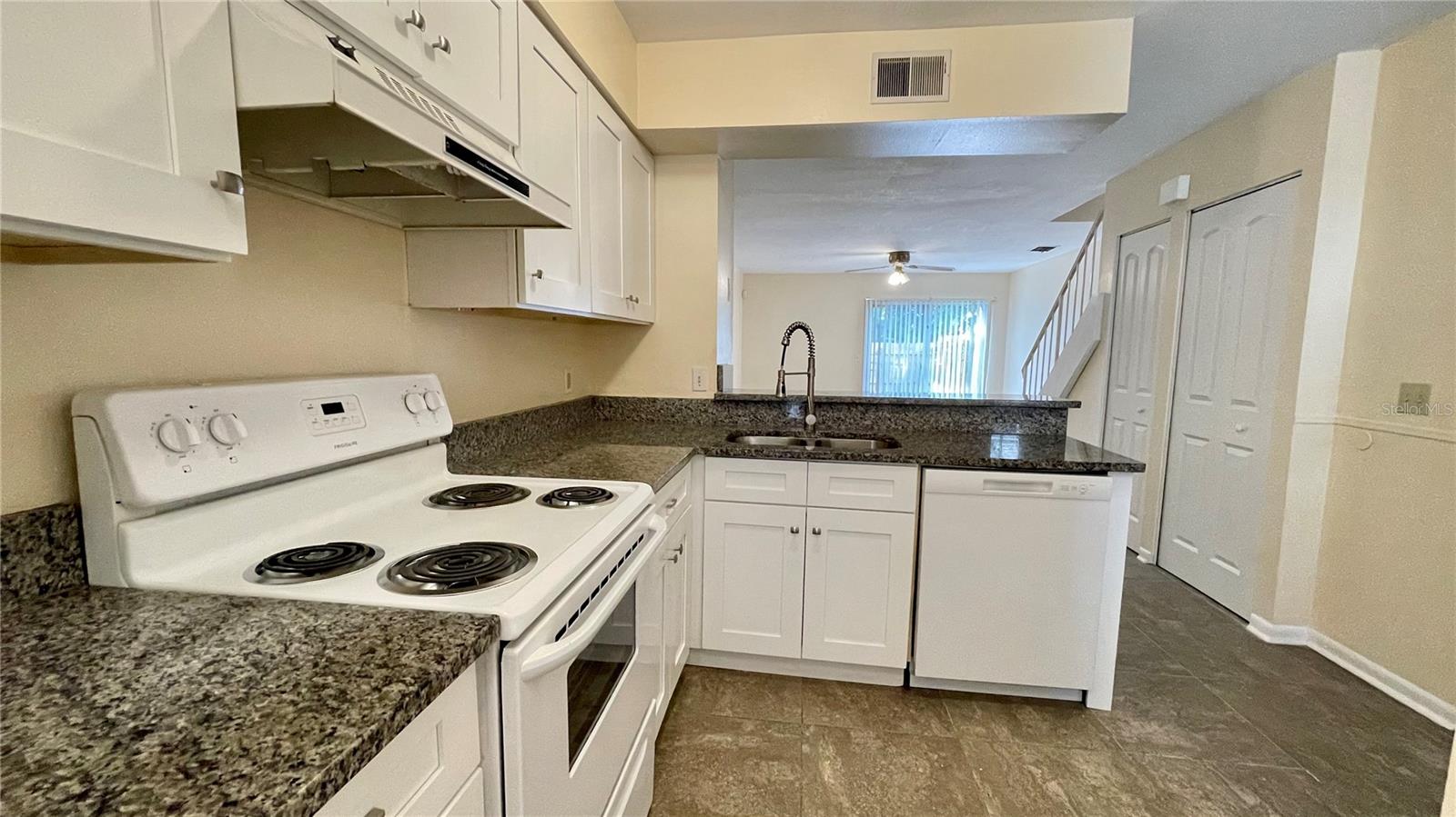 11335 GRANDVILLE DR, TEMPLE TERRACE, FL, 33617