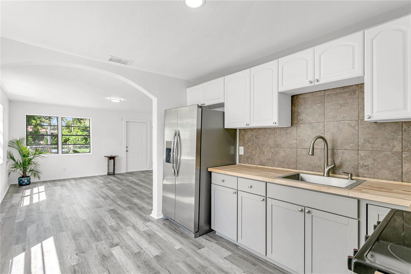 4048 3RD AVE S, ST PETERSBURG, FL, 33711