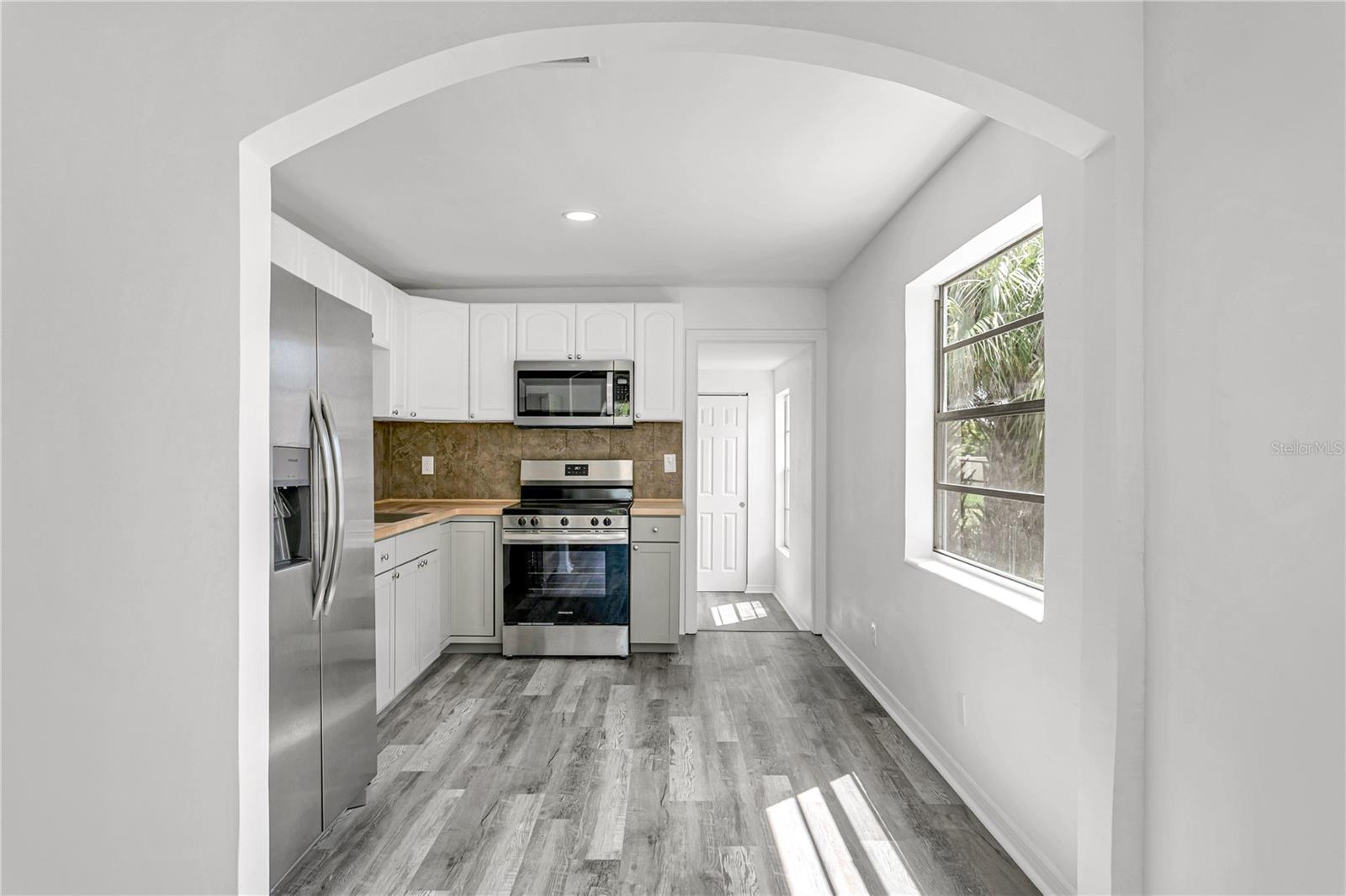 4048 3RD AVE S, ST PETERSBURG, FL, 33711