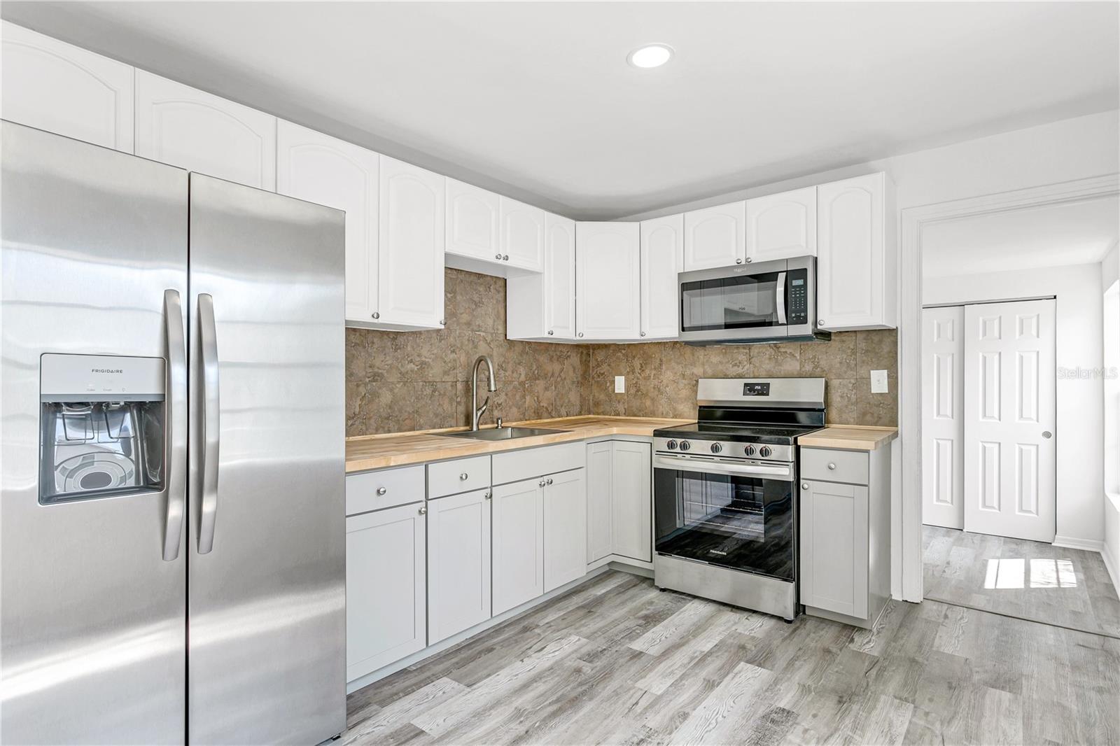 4048 3RD AVE S, ST PETERSBURG, FL, 33711