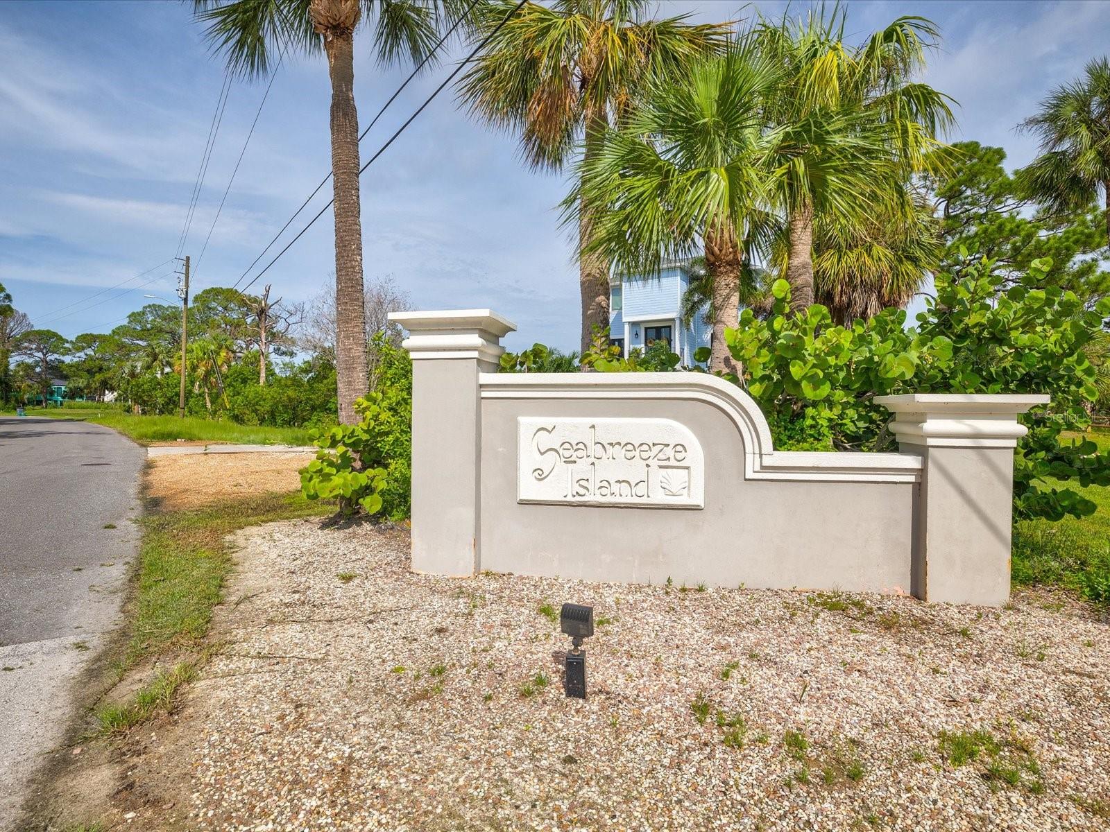 SEA BREEZE DR #LOT 10, TARPON SPRINGS, FL, 34689