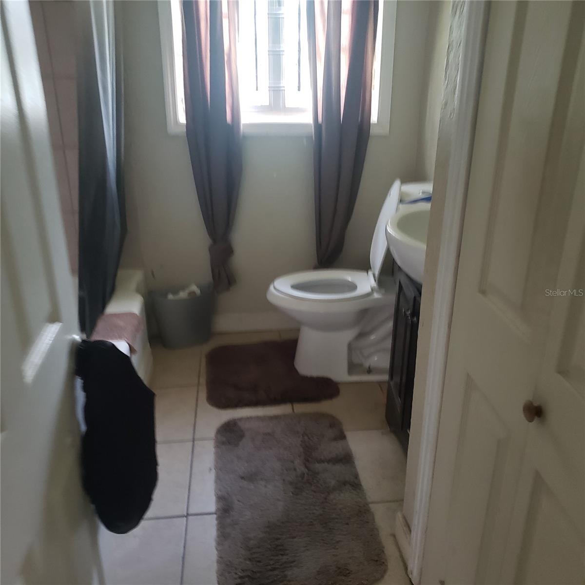 1013 E LAKE AVE, TAMPA, FL, 33605