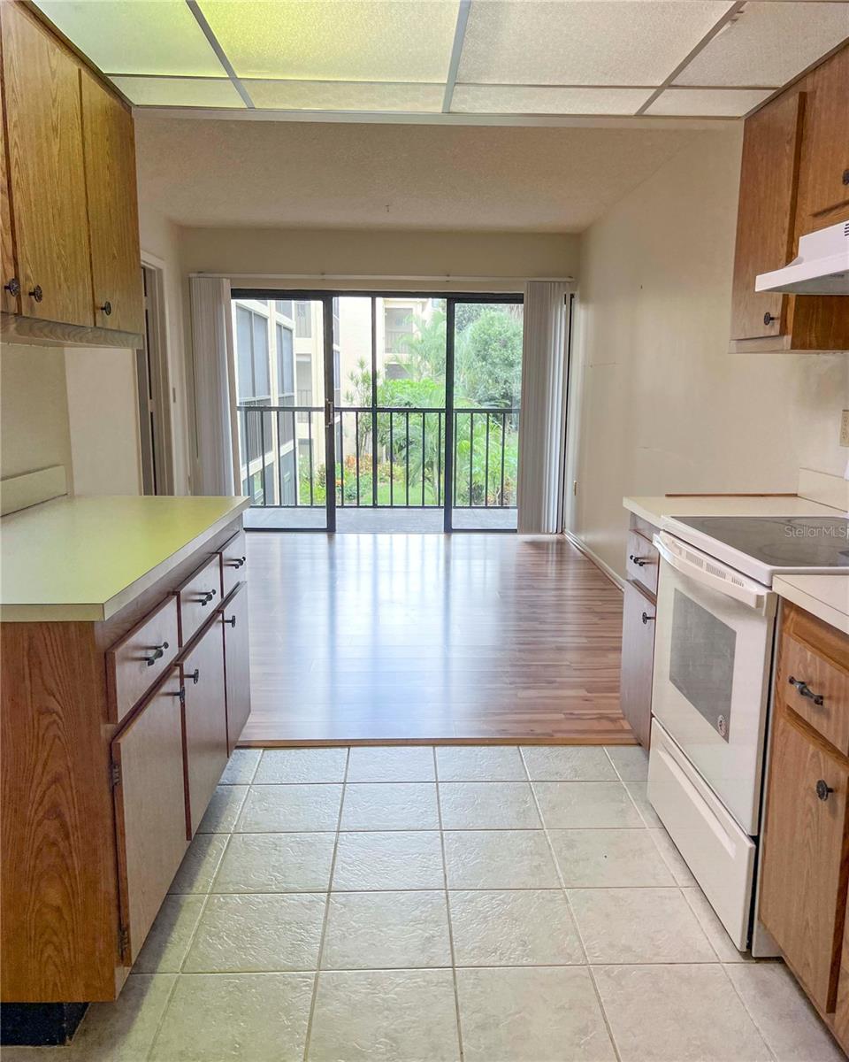 425 30TH AVE W #C208, BRADENTON, FL, 34205