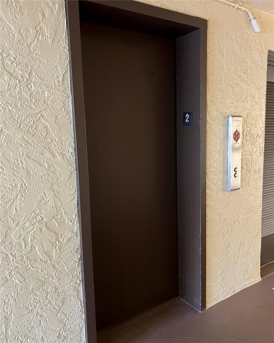 425 30TH AVE W #C208, BRADENTON, FL, 34205