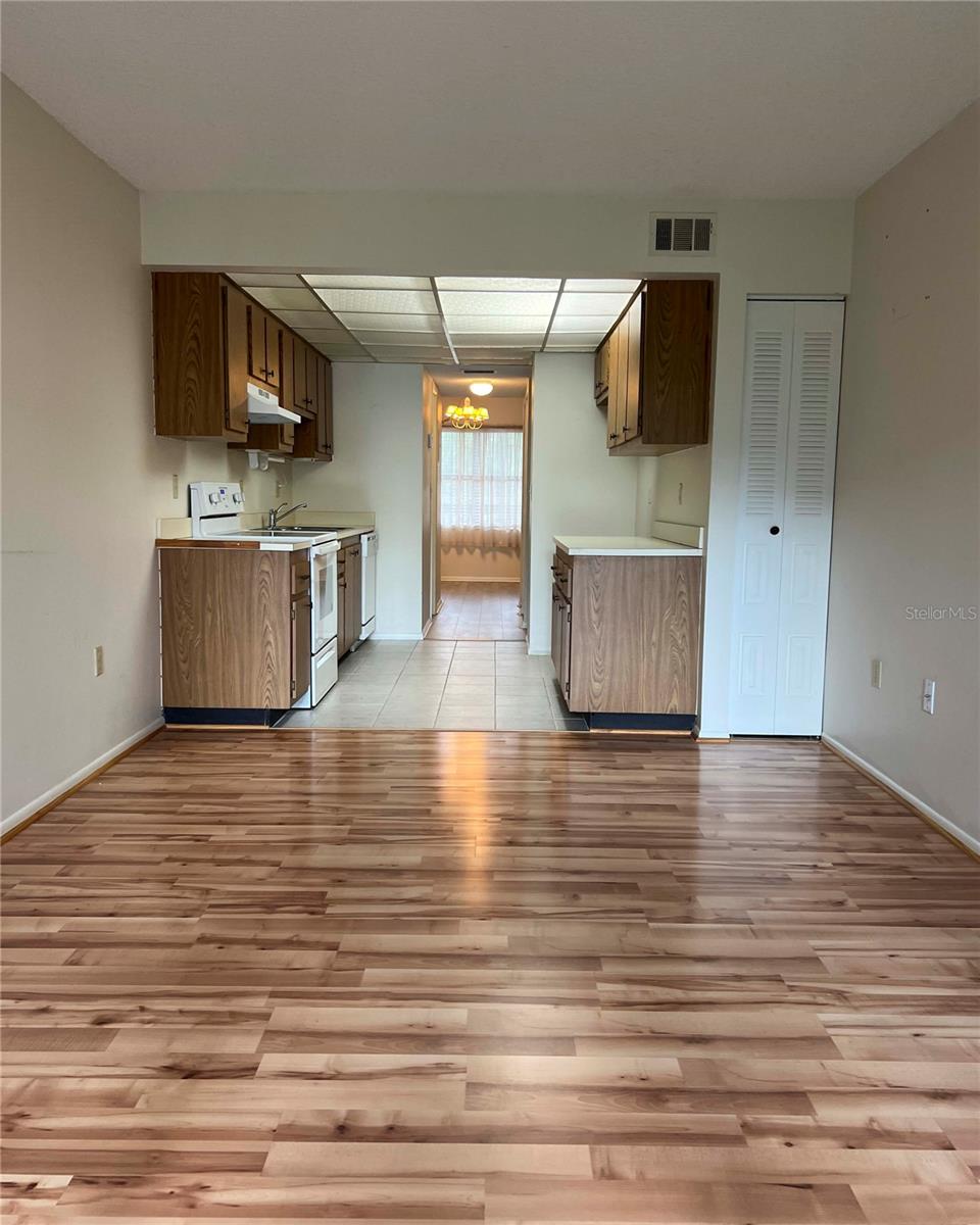 425 30TH AVE W #C208, BRADENTON, FL, 34205