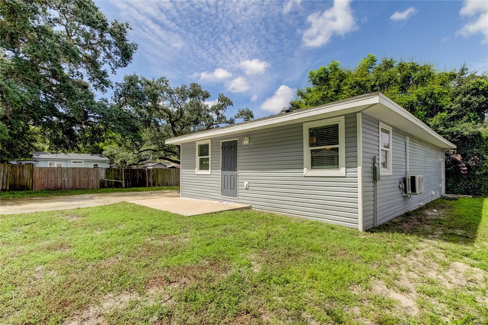 911 8TH AVE SW, LARGO, FL, 33770