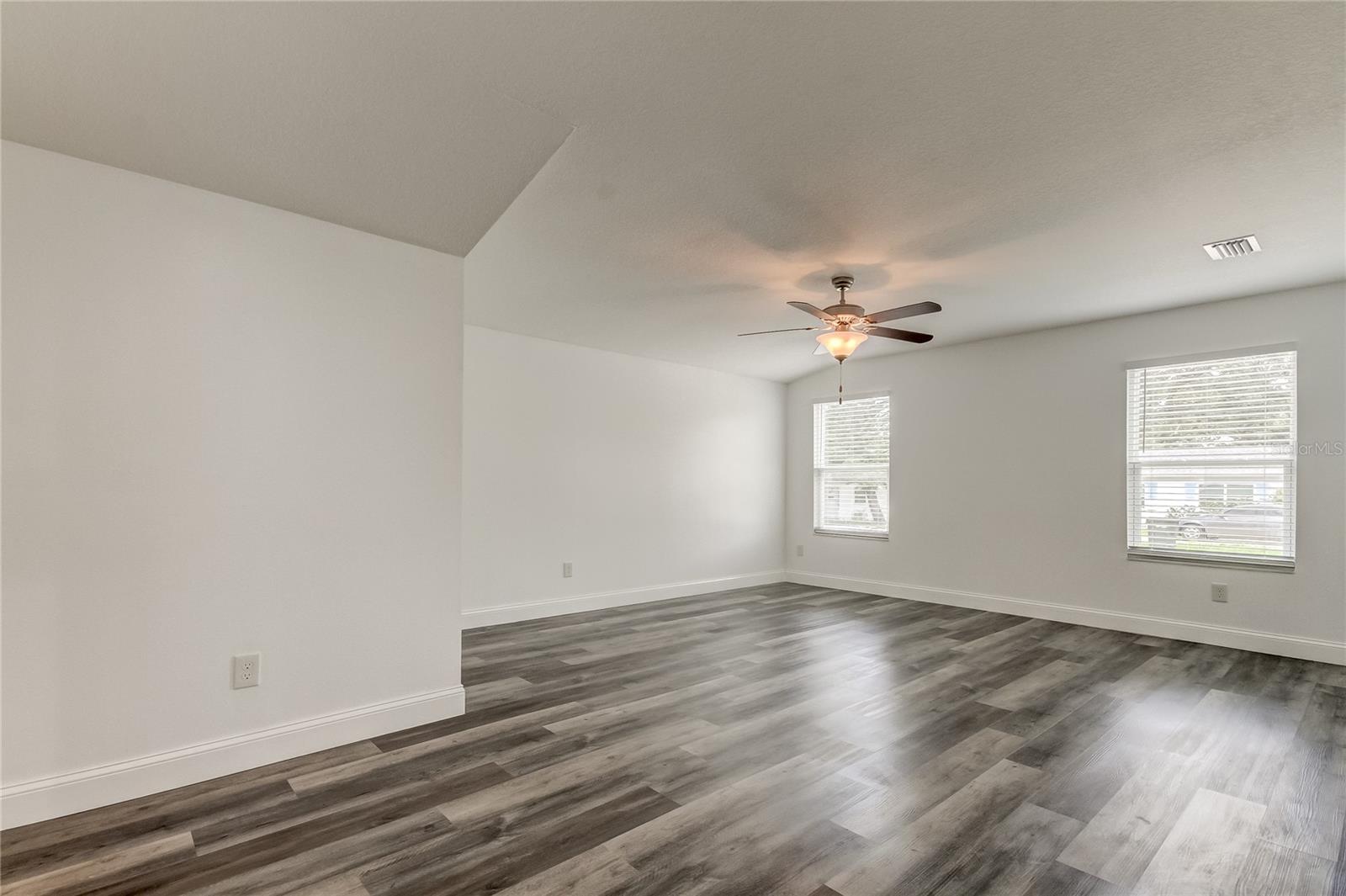 911 8TH AVE SW, LARGO, FL, 33770