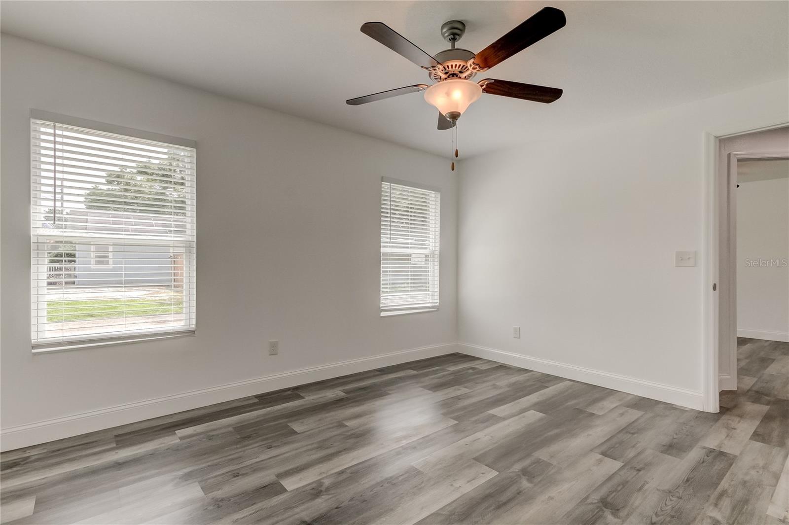 911 8TH AVE SW, LARGO, FL, 33770