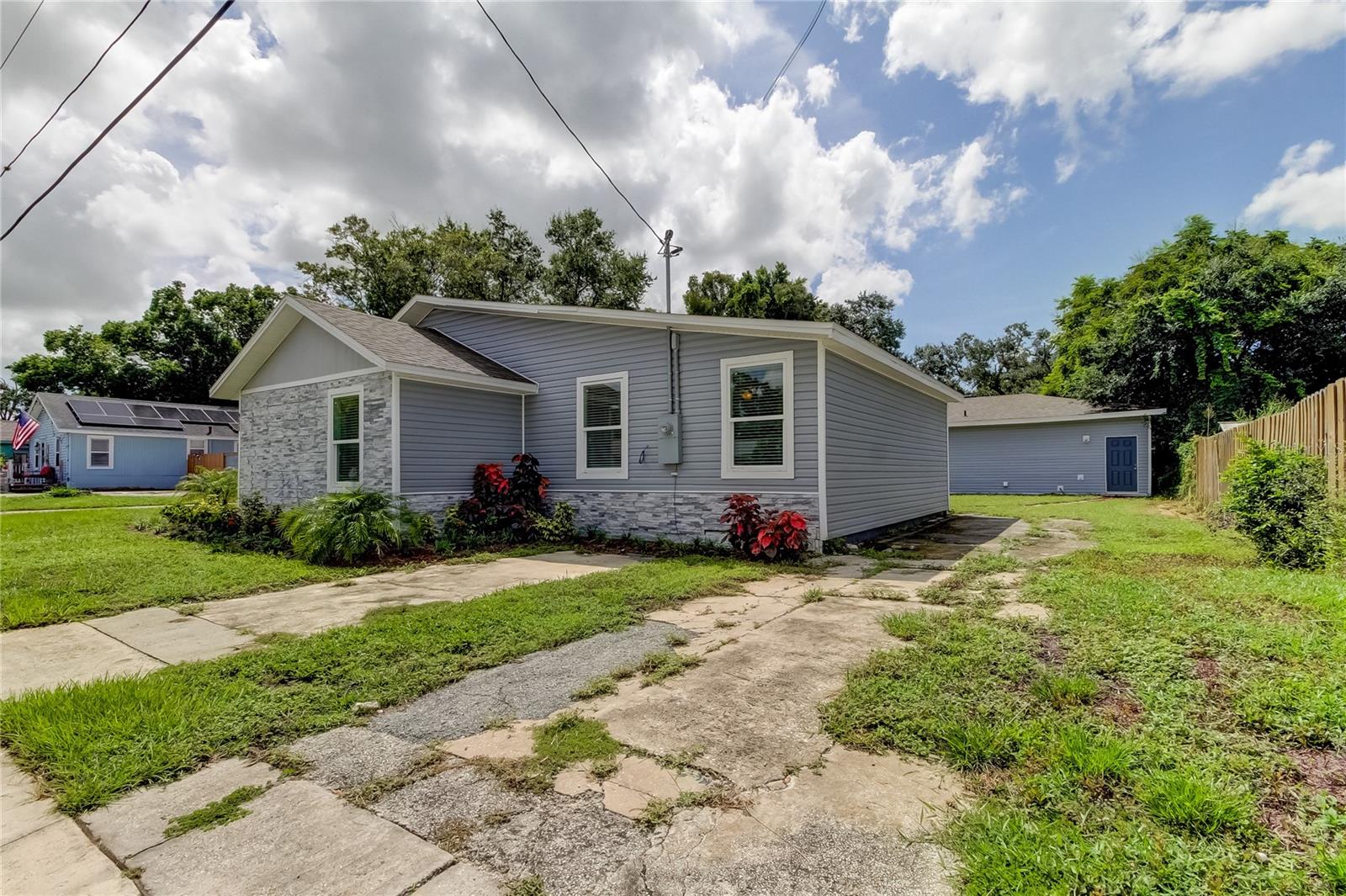 911 8TH AVE SW, LARGO, FL, 33770