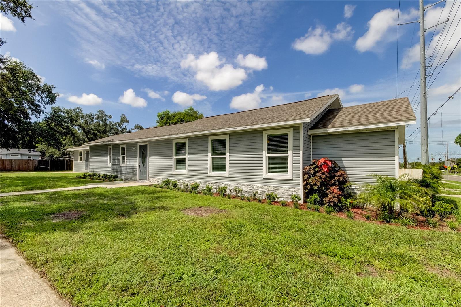 911 8TH AVE SW, LARGO, FL, 33770
