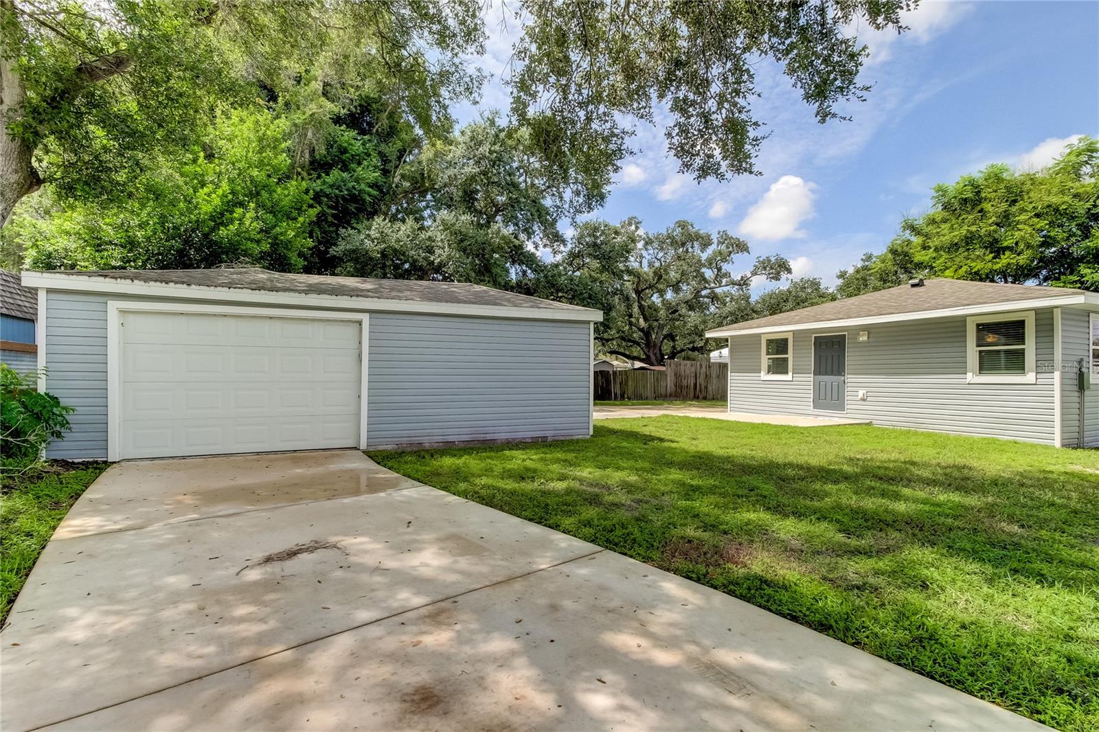 911 8TH AVE SW, LARGO, FL, 33770