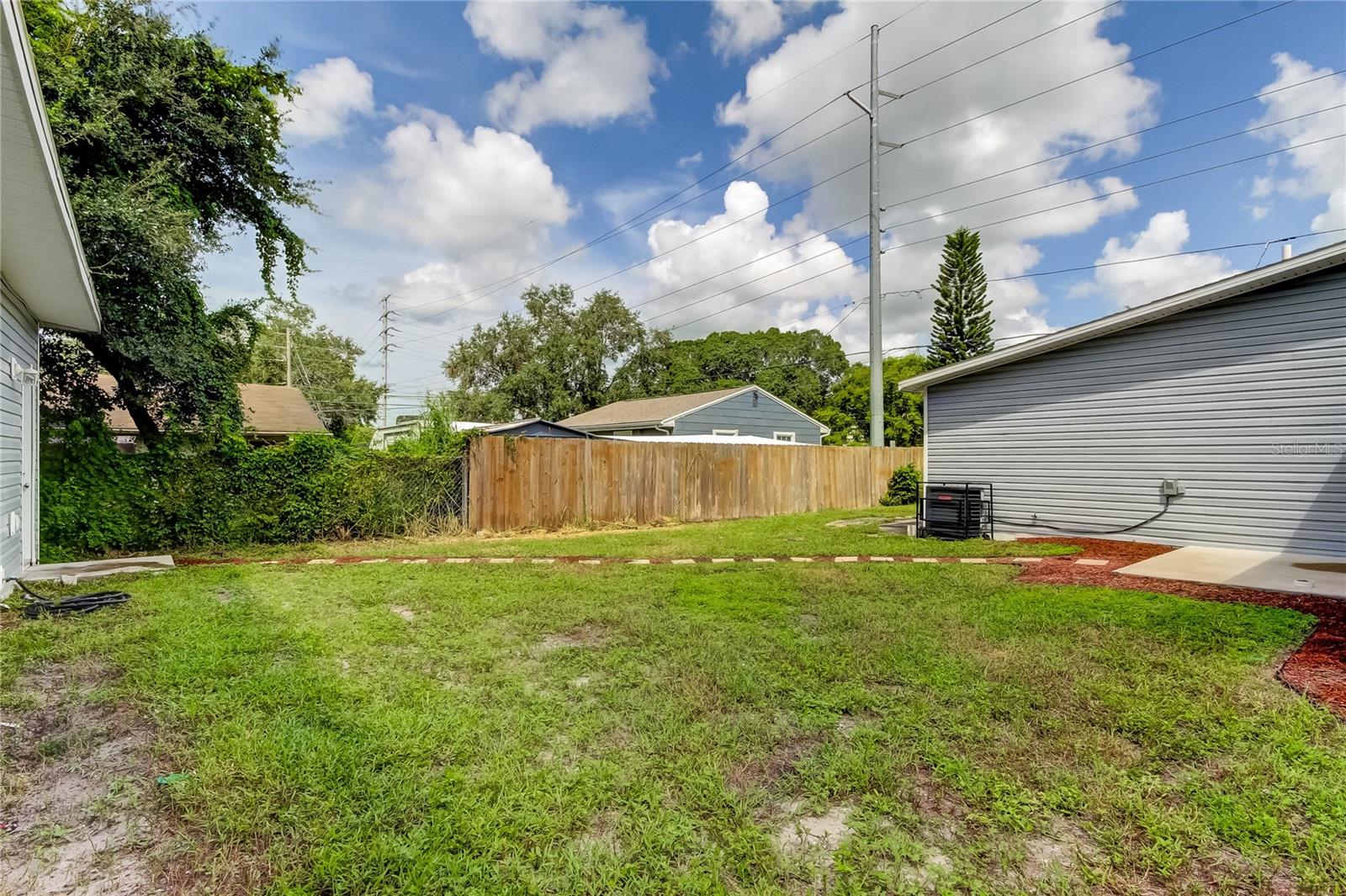 911 8TH AVE SW, LARGO, FL, 33770