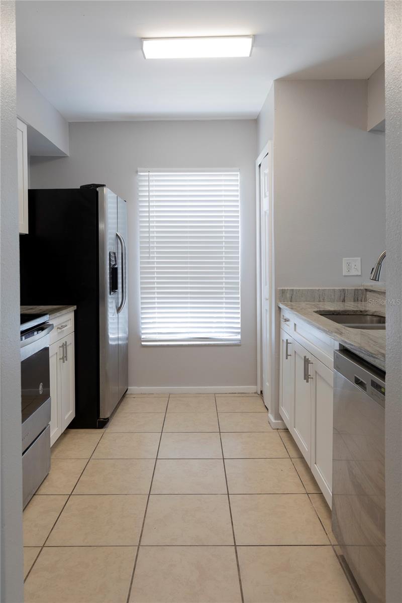 7402 E BANK DR, TAMPA, FL, 33617