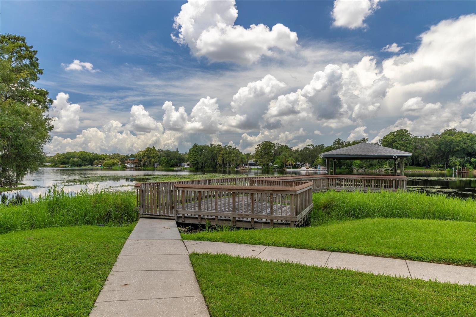 7402 E BANK DR, TAMPA, FL, 33617