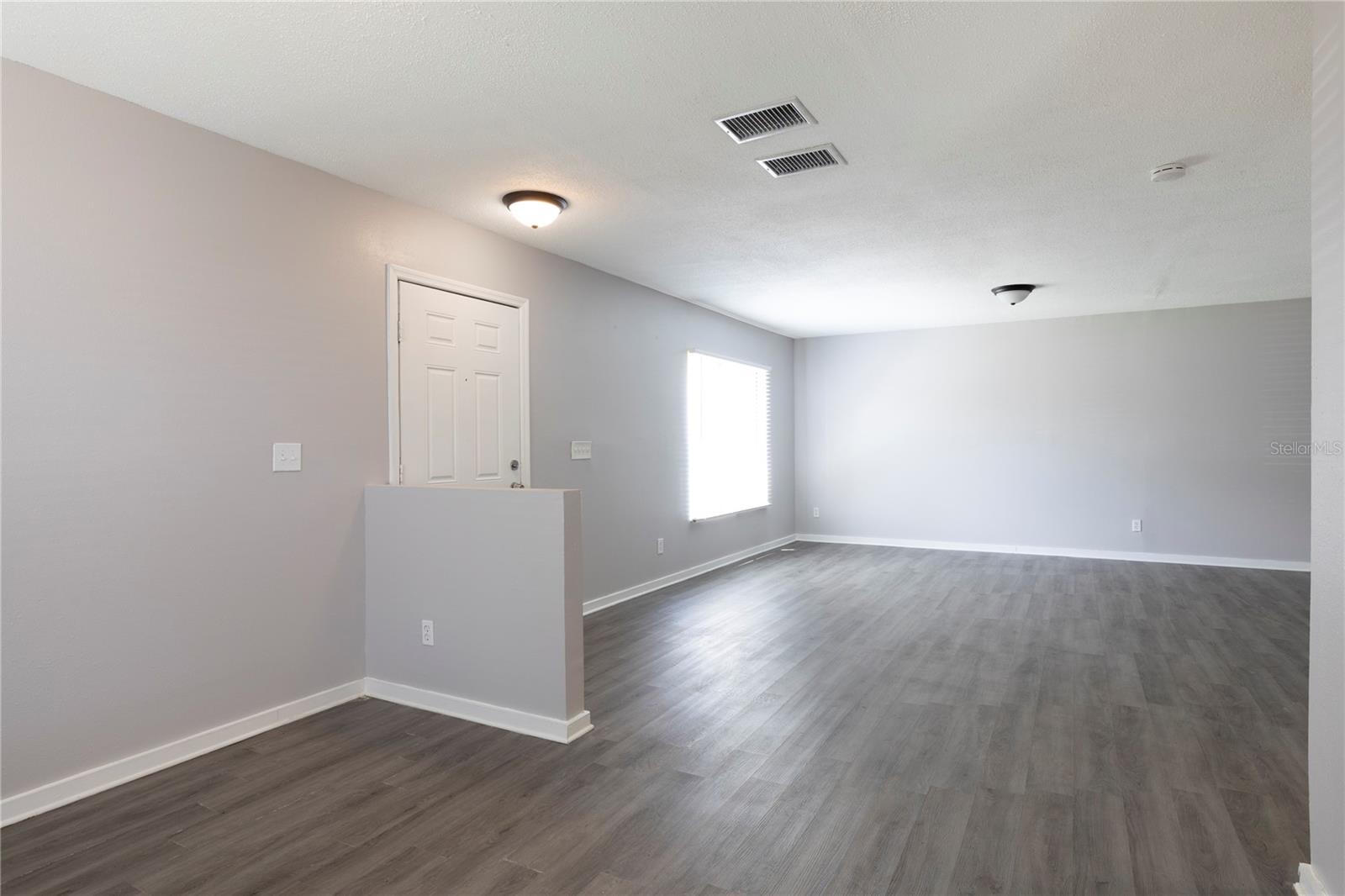 7402 E BANK DR, TAMPA, FL, 33617