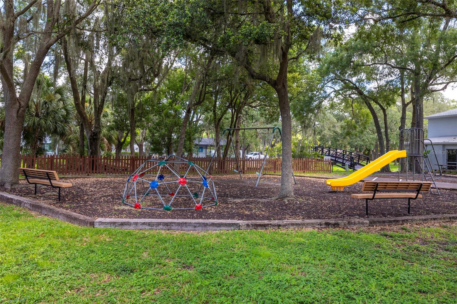 7402 E BANK DR, TAMPA, FL, 33617