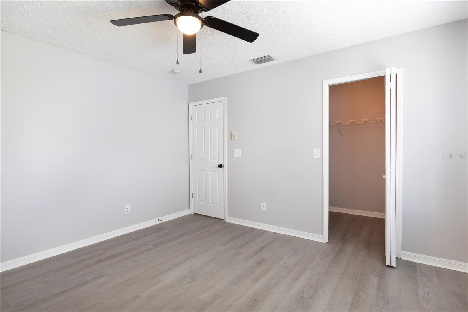 7402 E BANK DR, TAMPA, FL, 33617