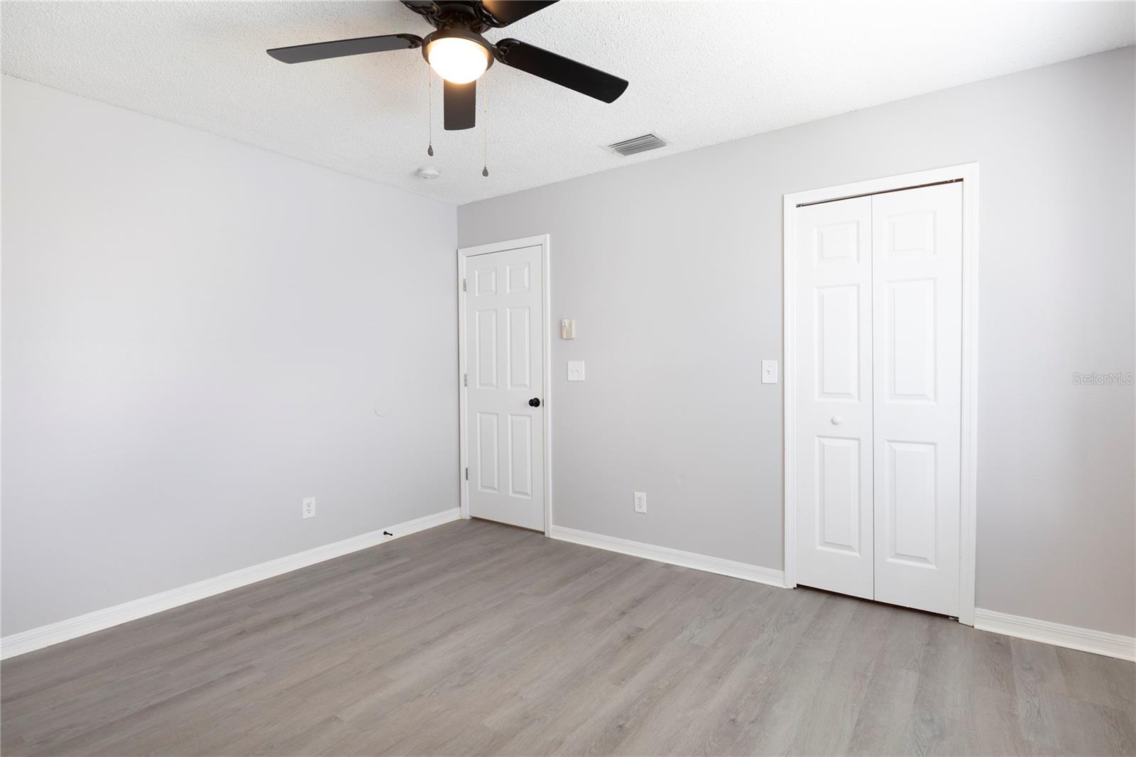 7402 E BANK DR, TAMPA, FL, 33617