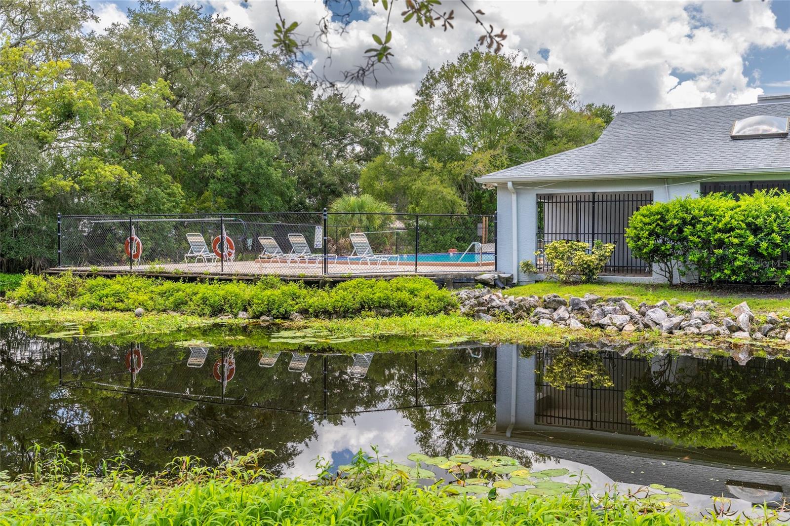 7402 E BANK DR, TAMPA, FL, 33617