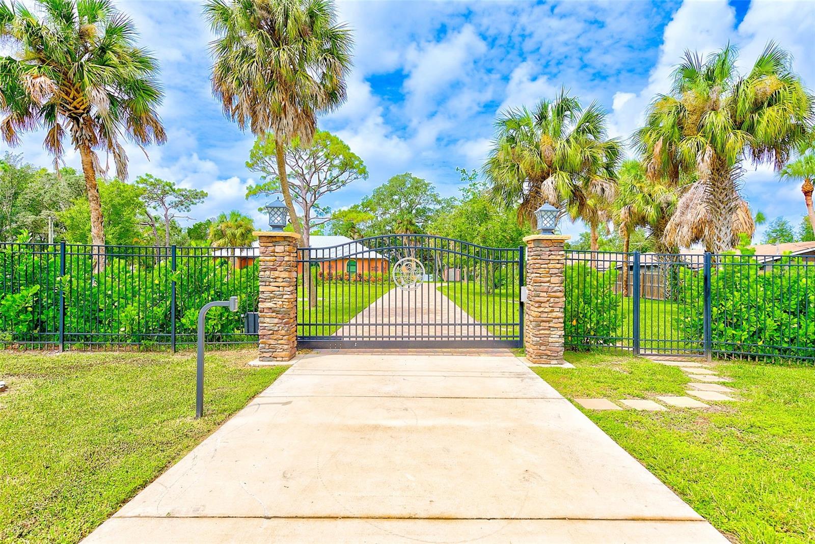 2307 7TH ST SW, RUSKIN, FL, 33570