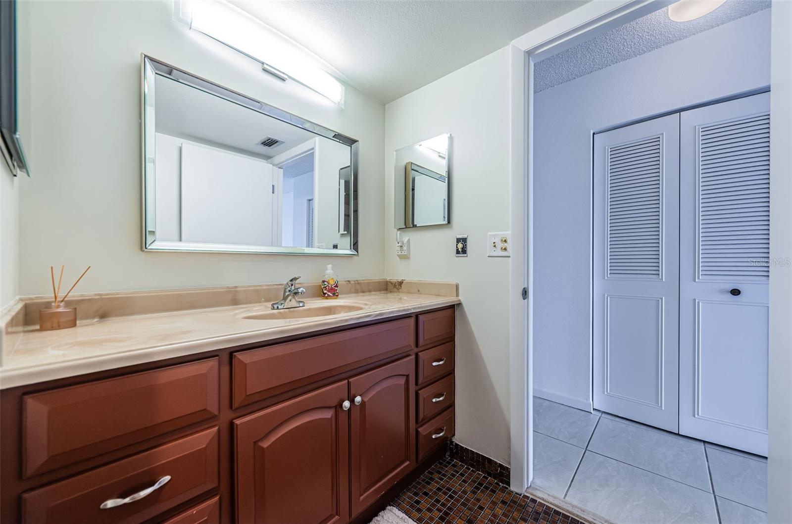 7037 SUNSET DR S #602, SOUTH PASADENA, FL, 33707
