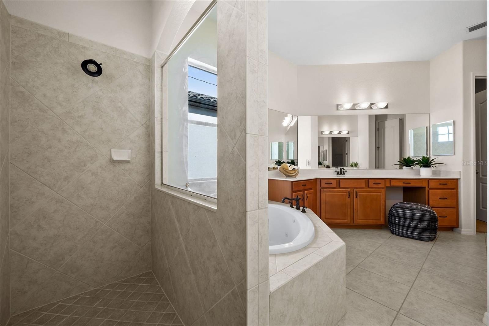 643 CORAL DR, CAPE CORAL, FL, 33904