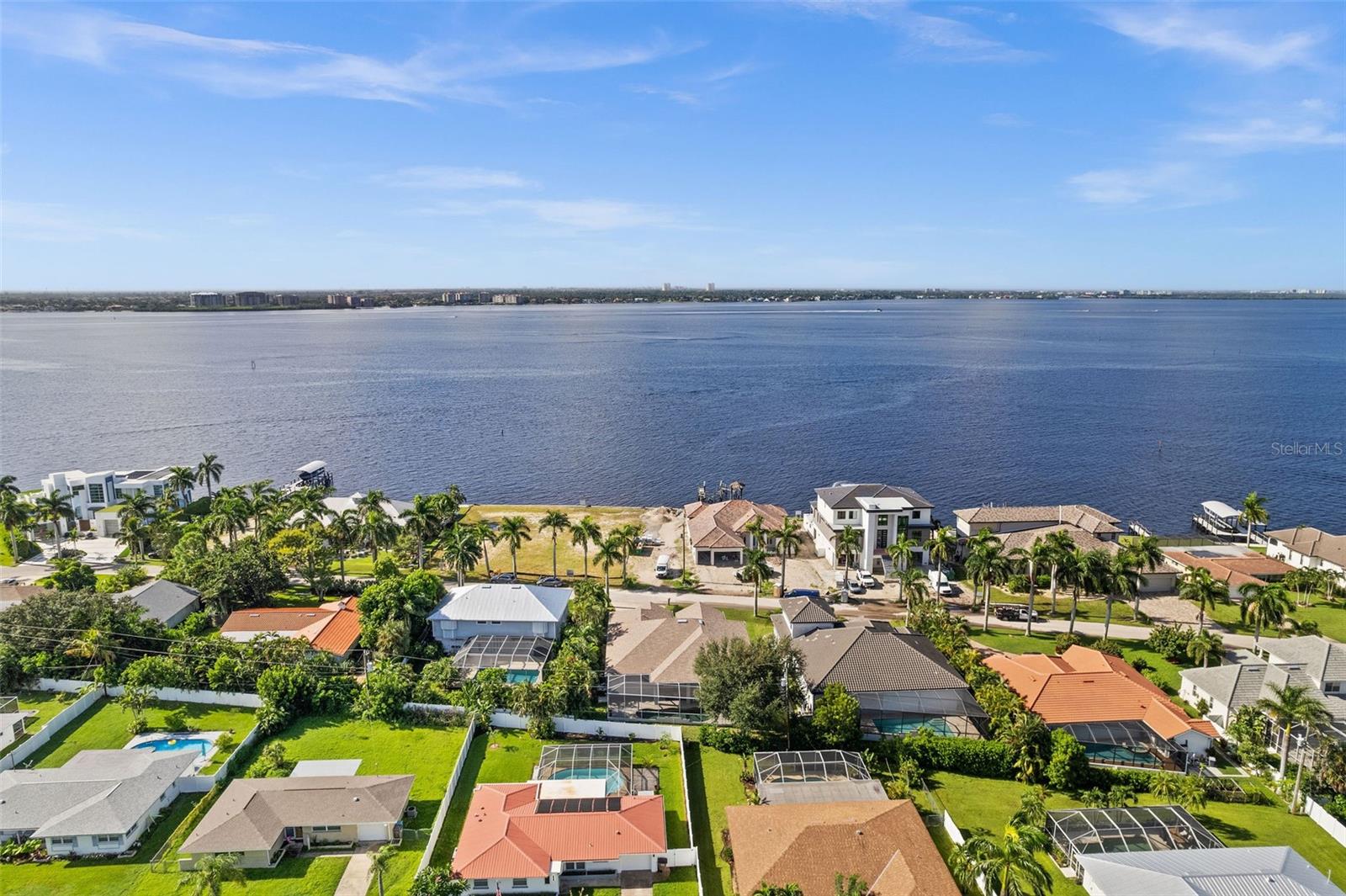 643 CORAL DR, CAPE CORAL, FL, 33904