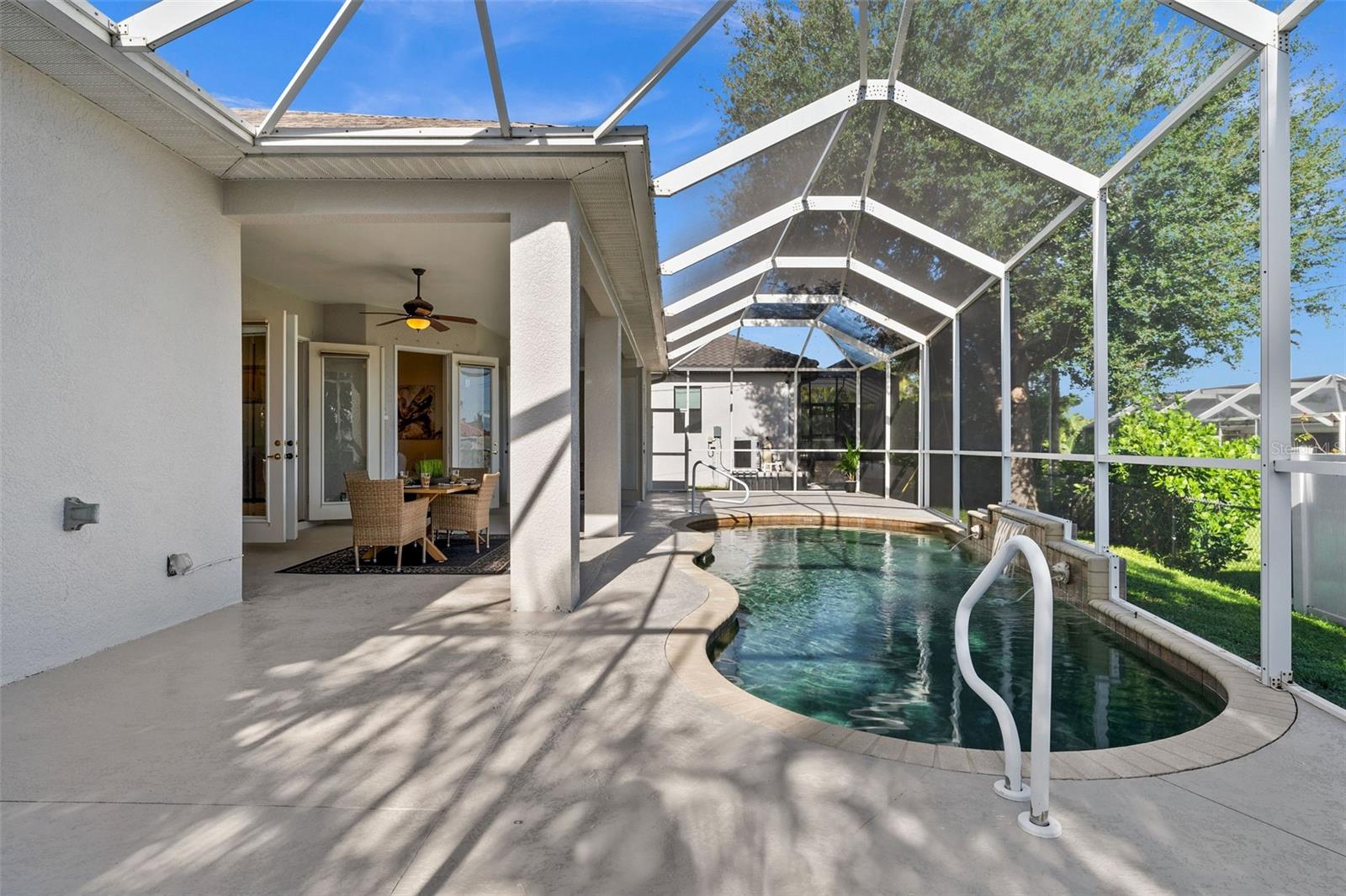 643 CORAL DR, CAPE CORAL, FL, 33904