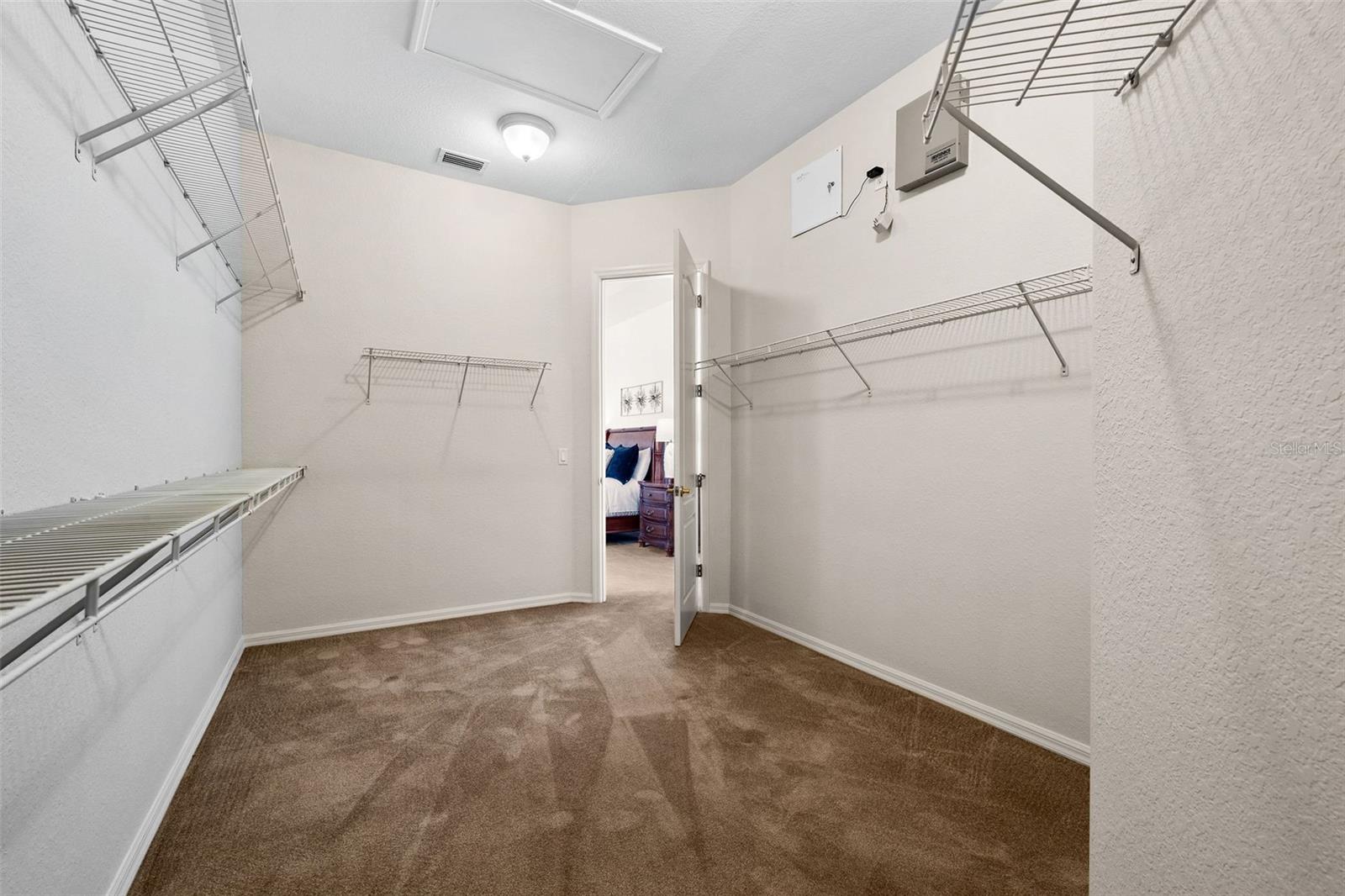 643 CORAL DR, CAPE CORAL, FL, 33904