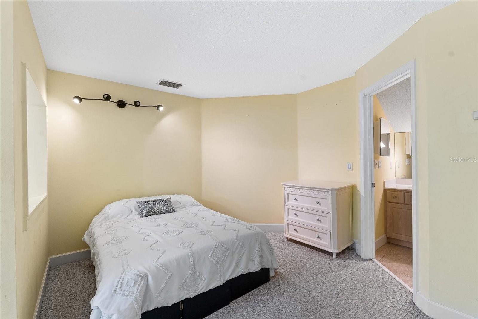 48 EASTLAKE DR, PALM COAST, FL, 32137