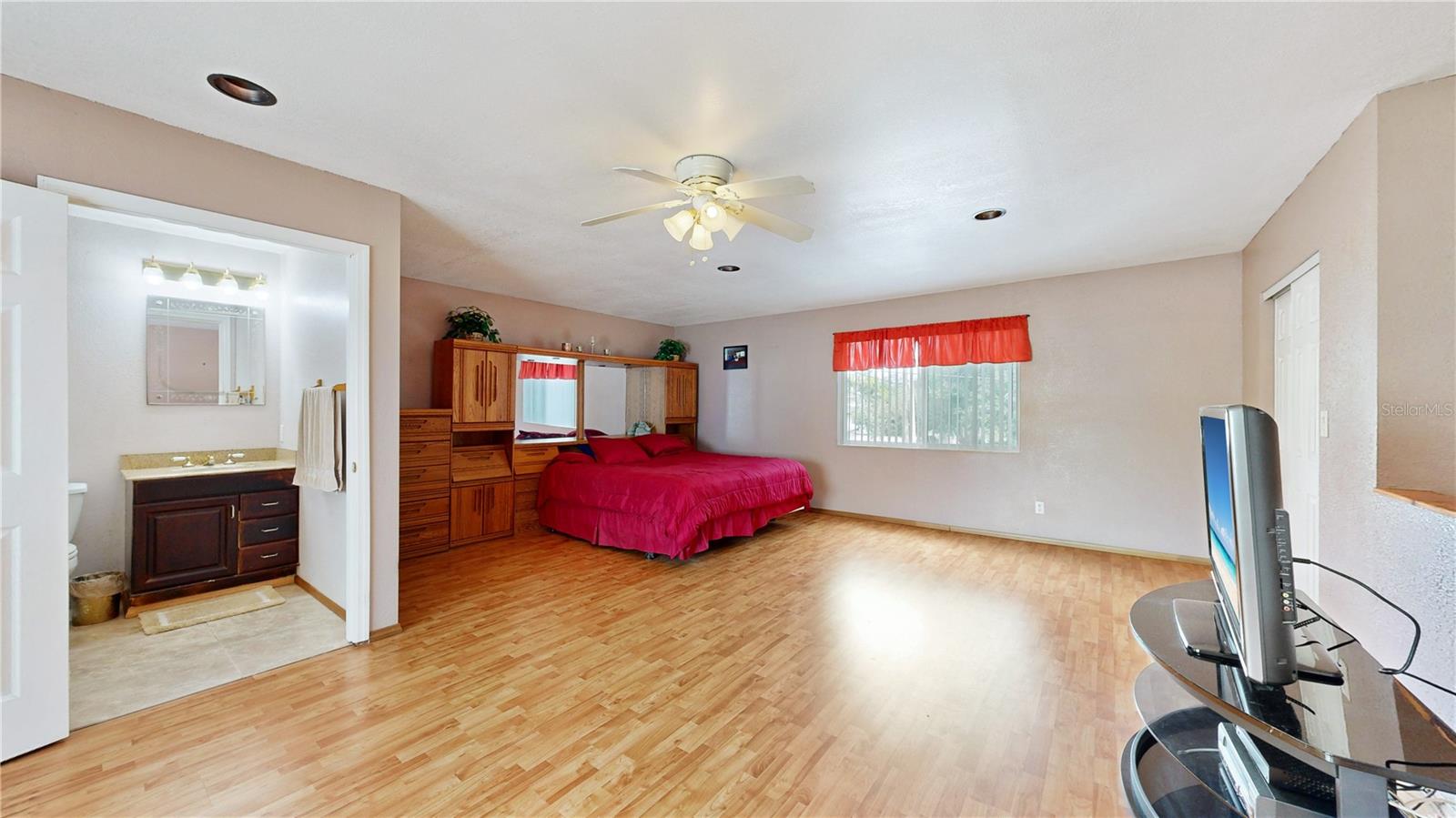 316 DAVENPORT AVE NE, ST PETERSBURG, FL, 33702