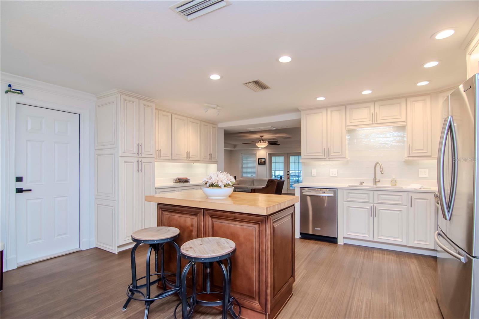 9717 N ROME AVE, TAMPA, FL, 33612