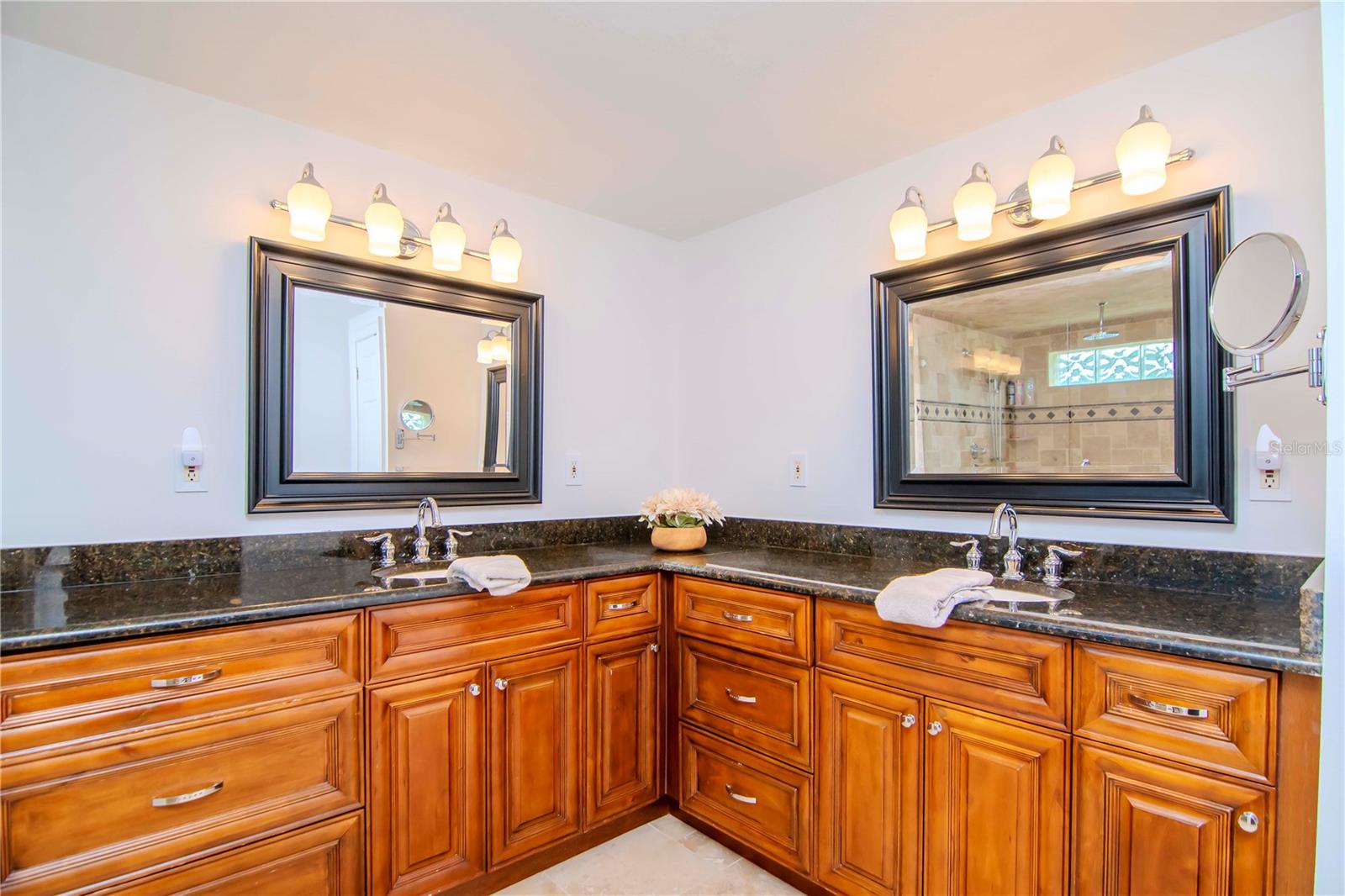 9717 N ROME AVE, TAMPA, FL, 33612