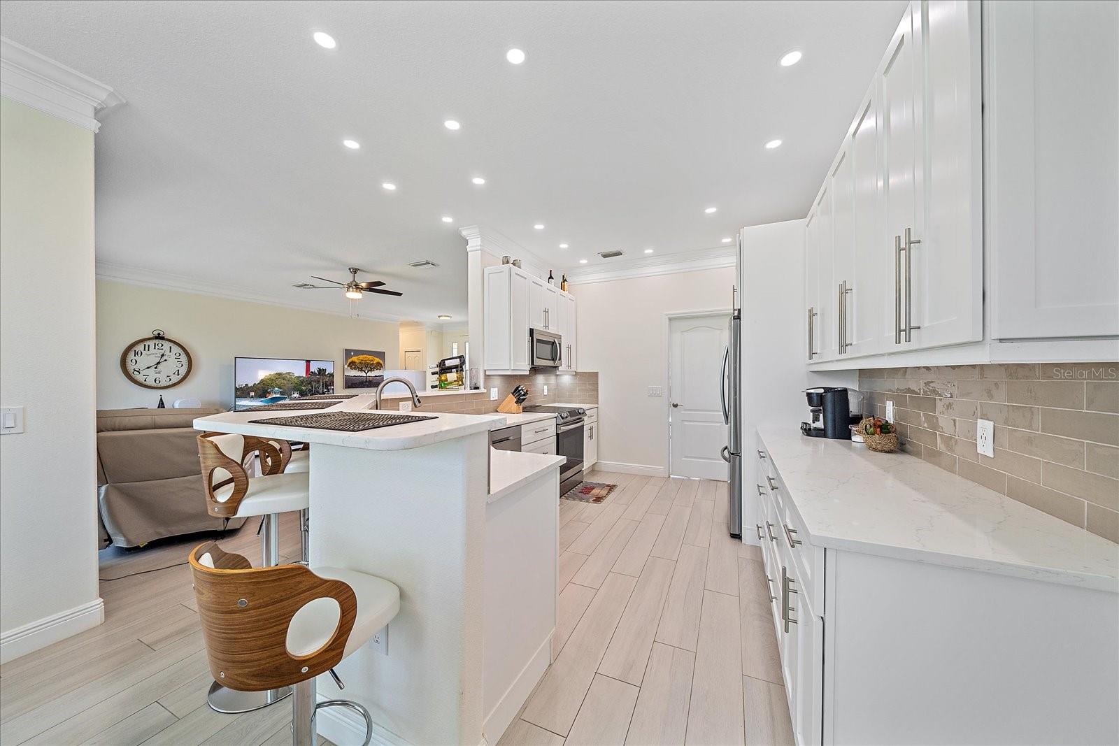 677 BARNACLE CT, ENGLEWOOD, FL, 34223