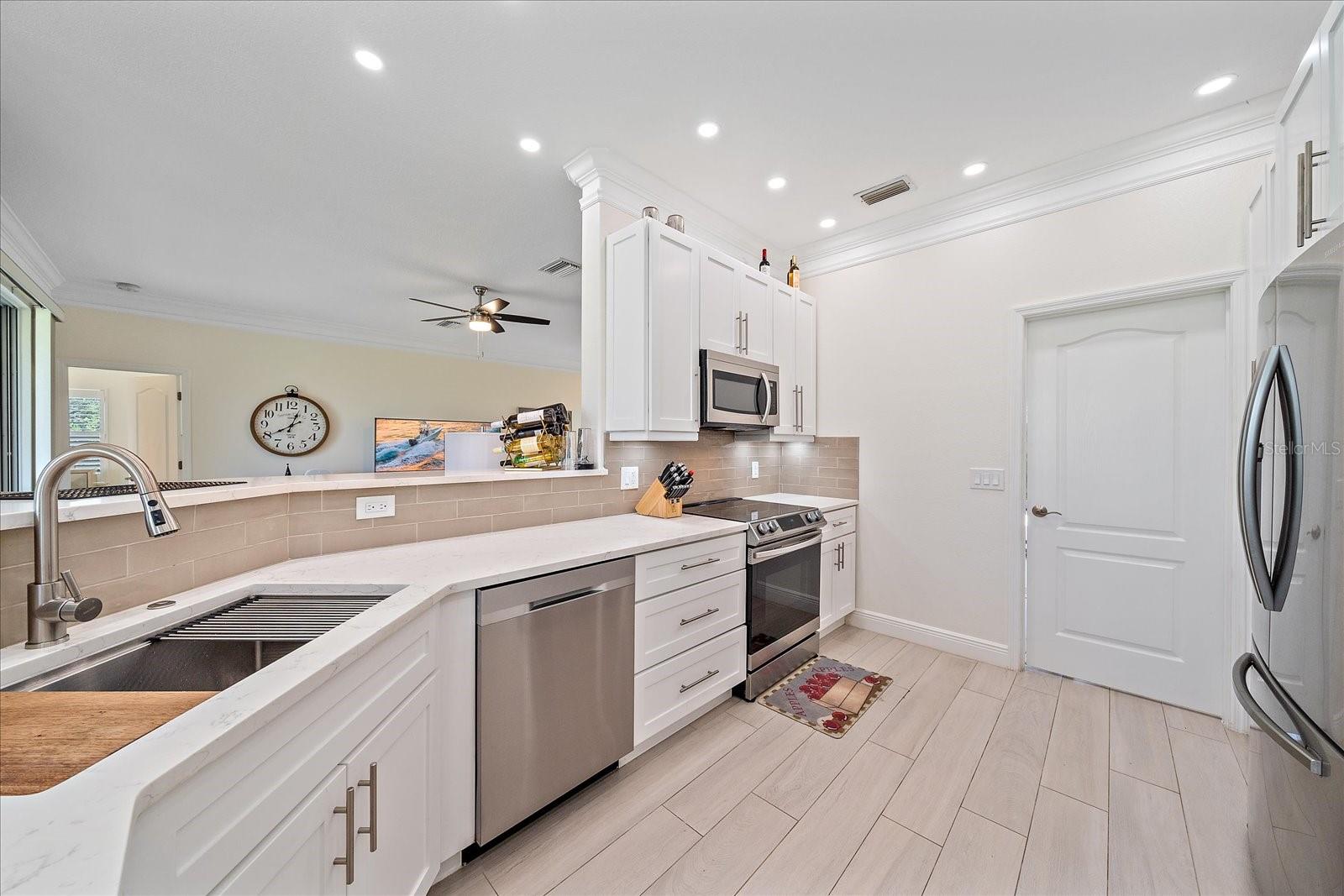 677 BARNACLE CT, ENGLEWOOD, FL, 34223