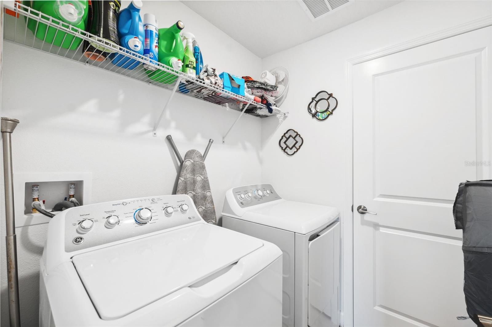 8205 CORNER PINE WAY, NEW PORT RICHEY, FL, 34655