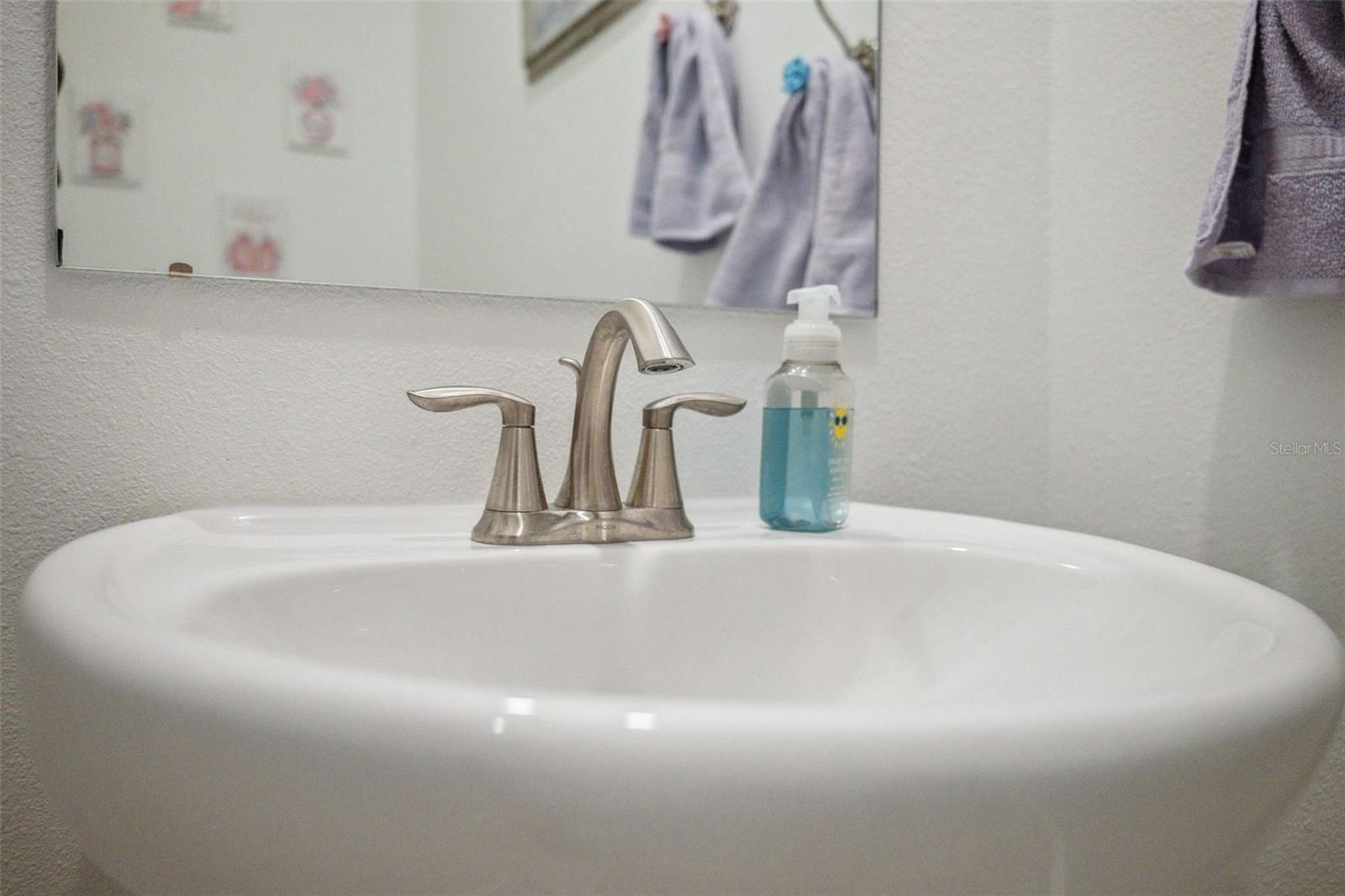 8205 CORNER PINE WAY, NEW PORT RICHEY, FL, 34655