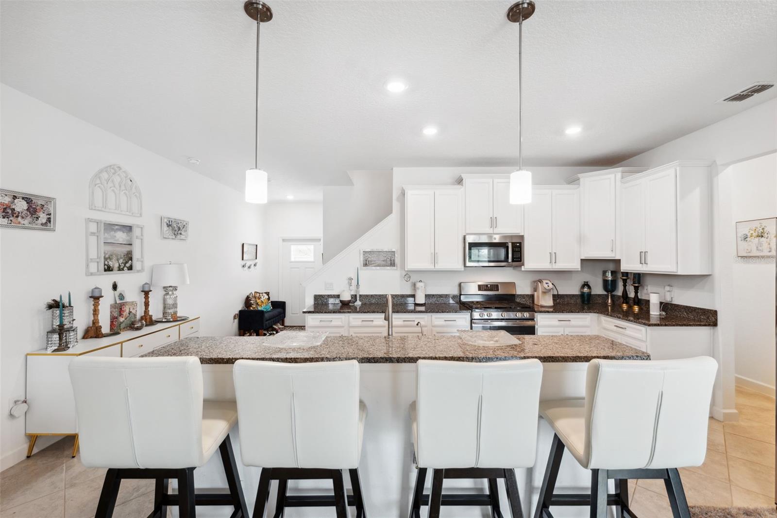 8205 CORNER PINE WAY, NEW PORT RICHEY, FL, 34655