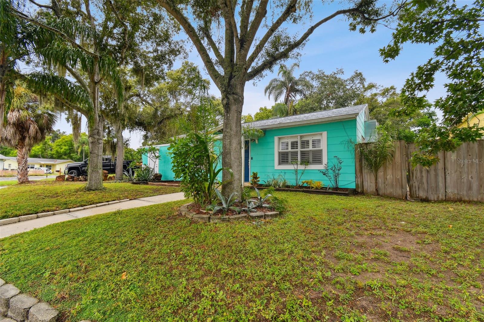 2020 PINECREST WAY, CLEARWATER, FL, 33755