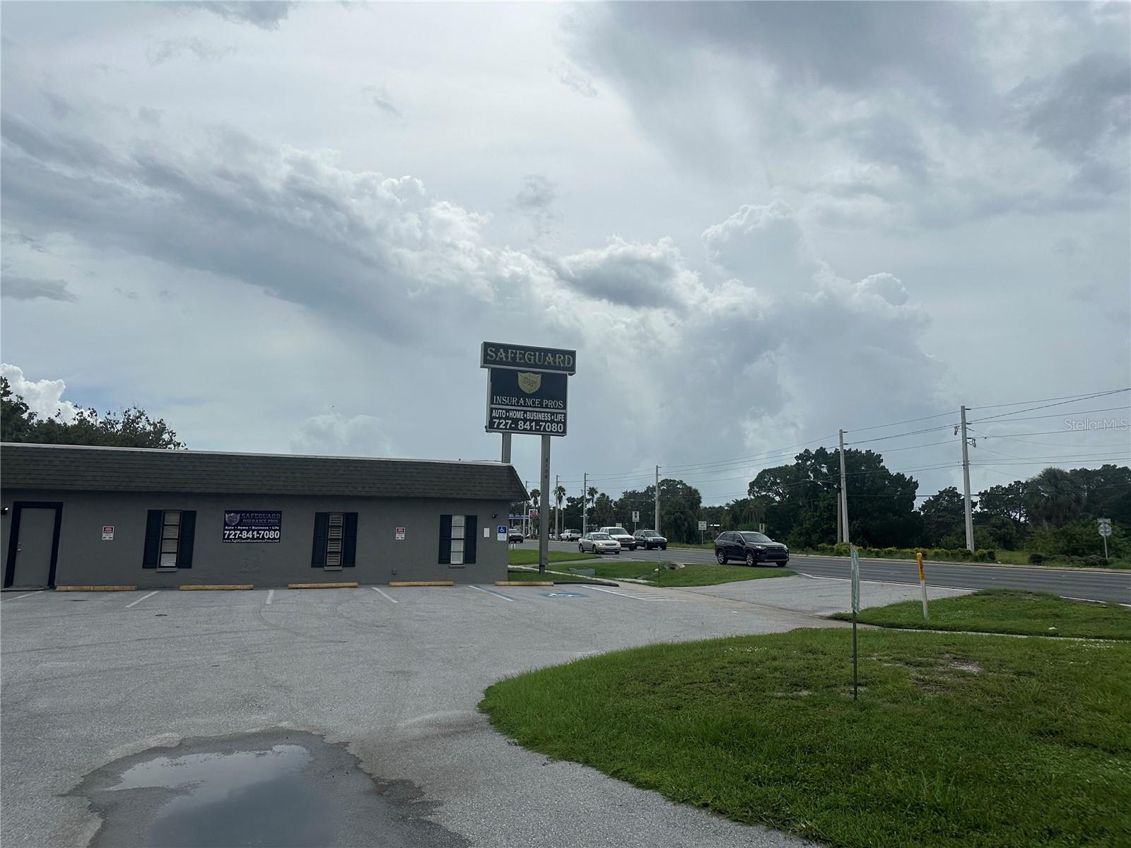 8106 US HWY 19, PORT RICHEY, FL, 34668