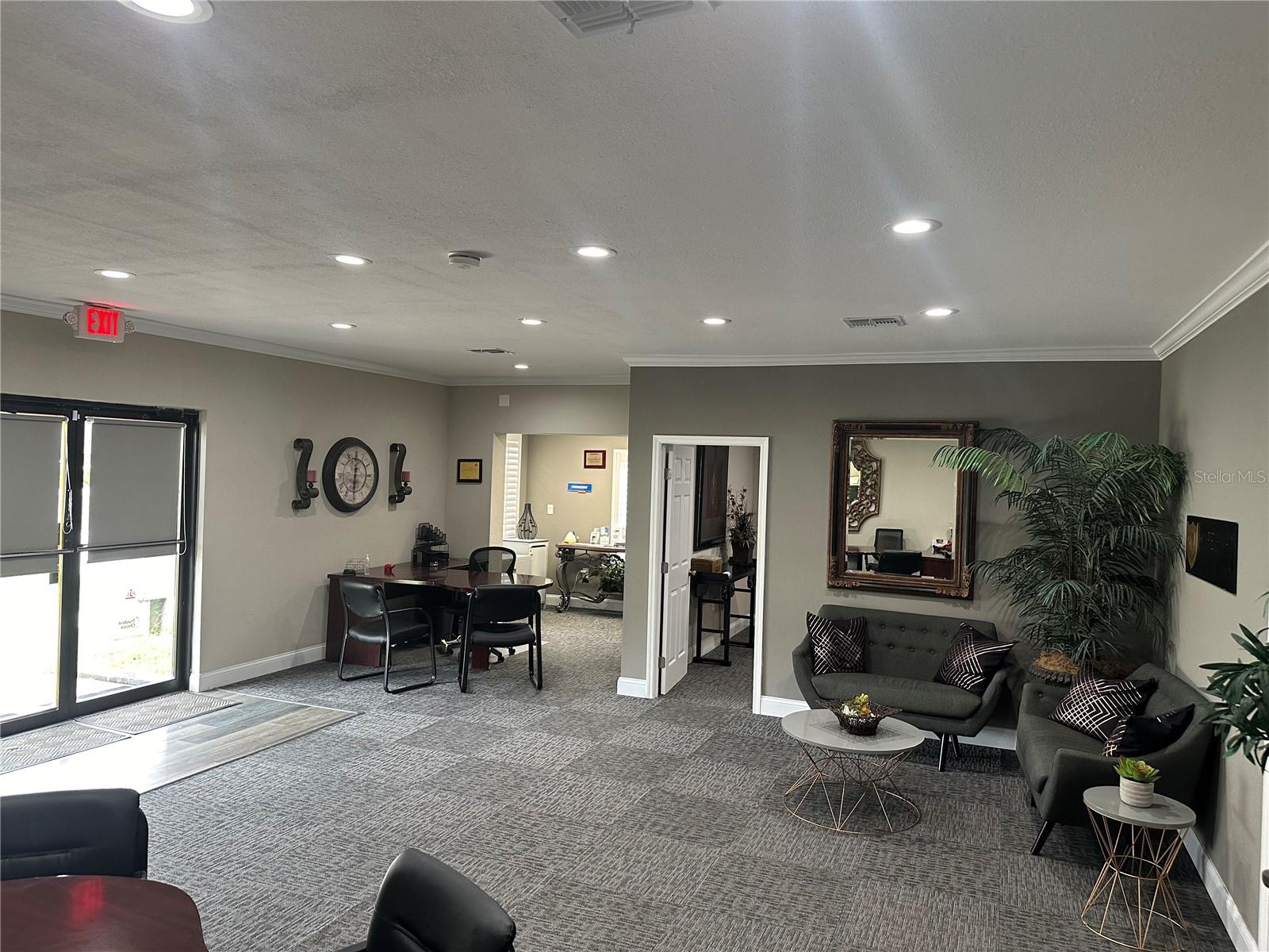 8106 US HWY 19, PORT RICHEY, FL, 34668