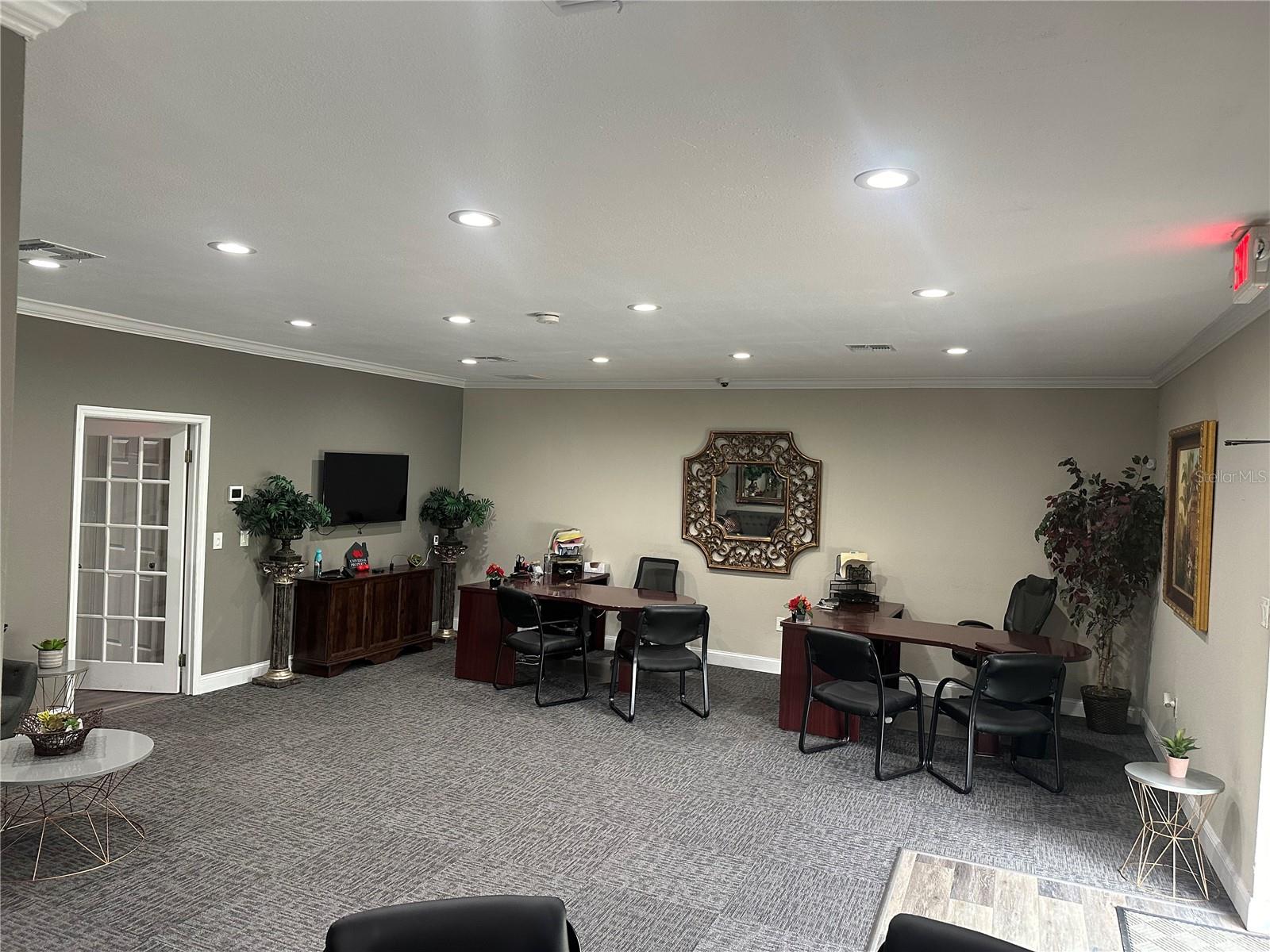 8106 US HWY 19, PORT RICHEY, FL, 34668