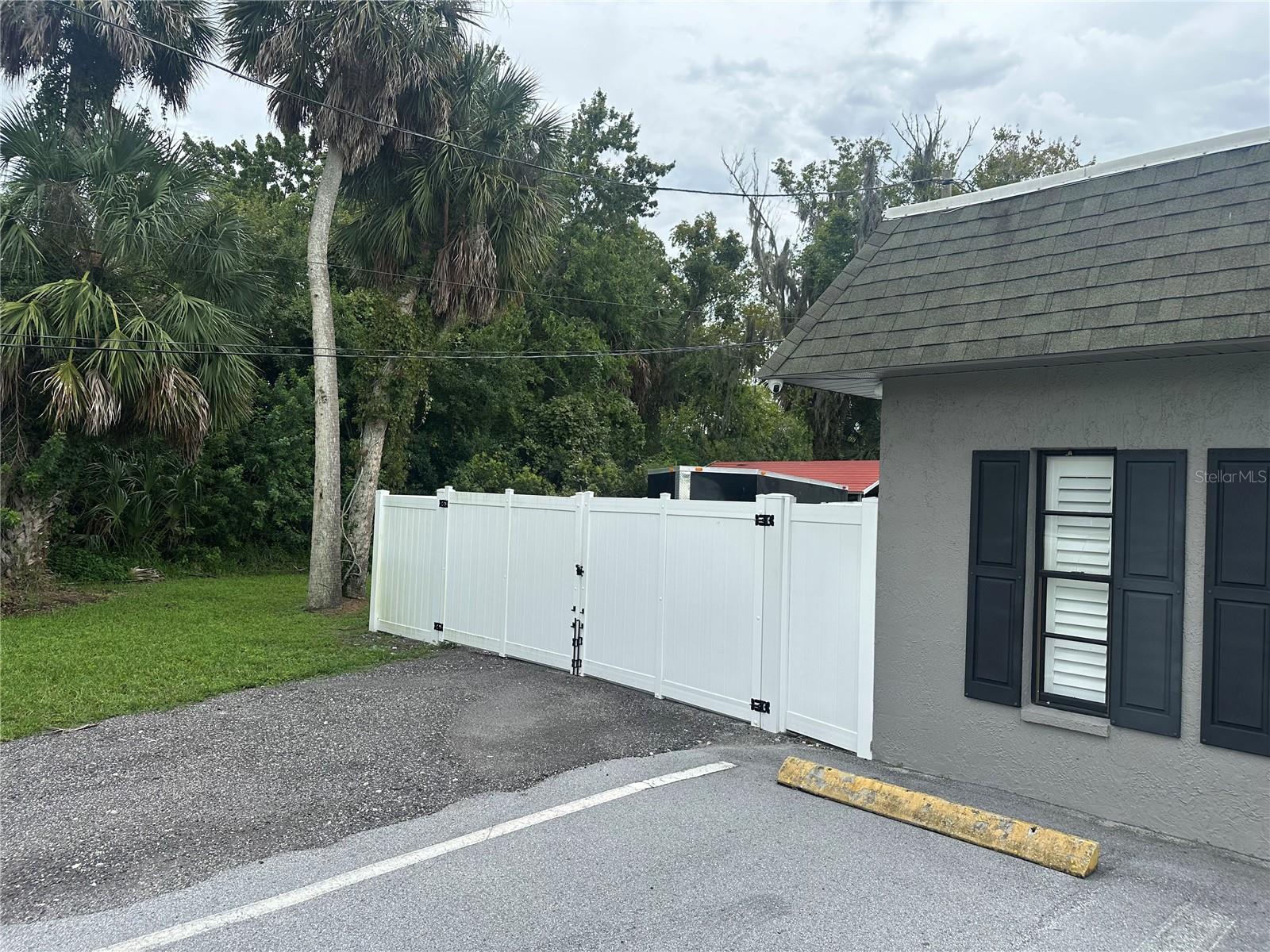 8106 US HWY 19, PORT RICHEY, FL, 34668