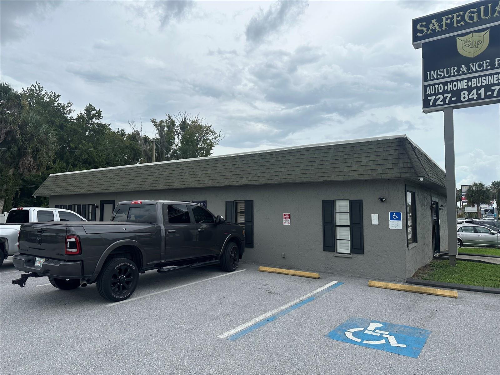8106 US HWY 19, PORT RICHEY, FL, 34668