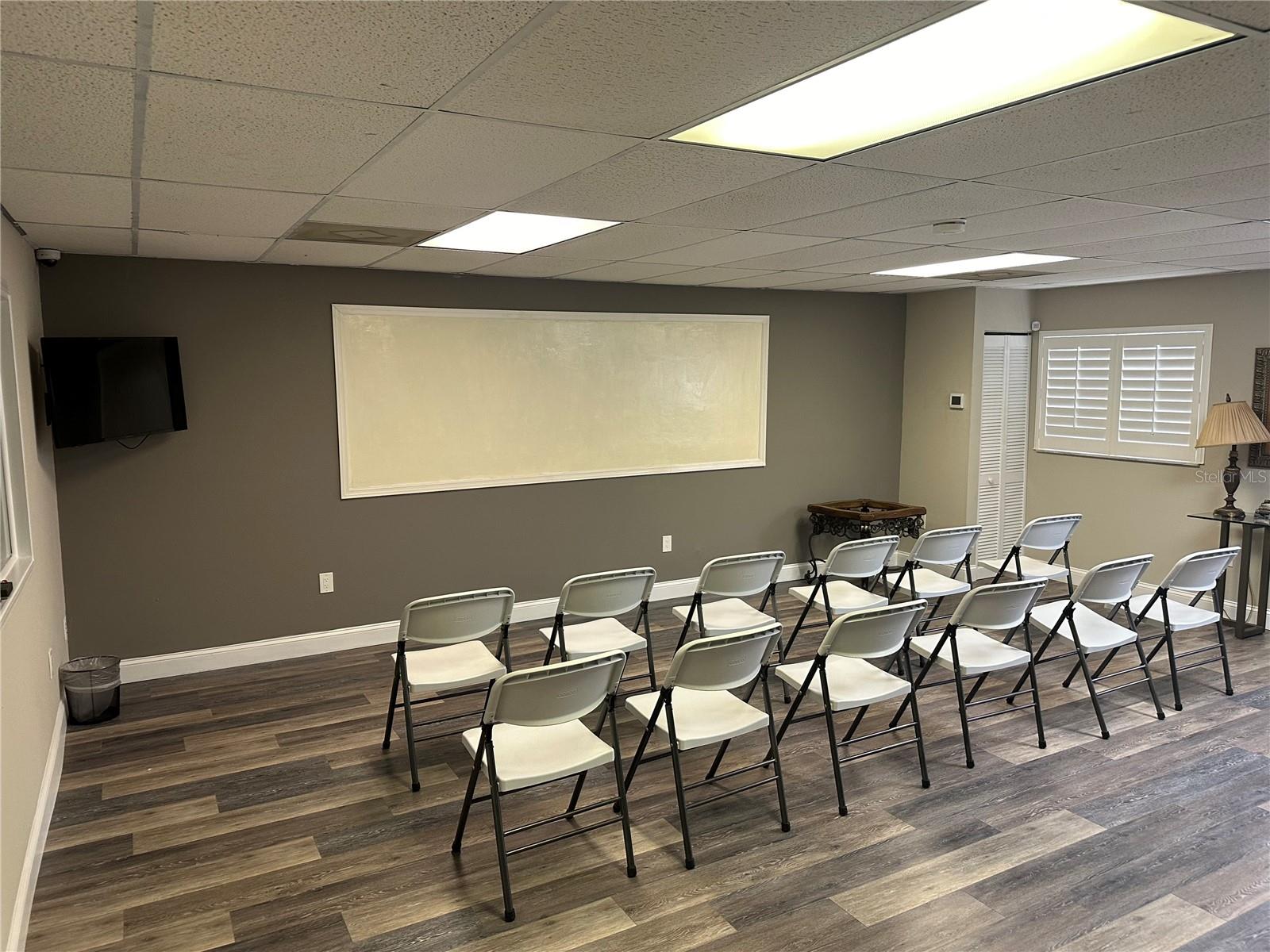 8106 US HWY 19, PORT RICHEY, FL, 34668