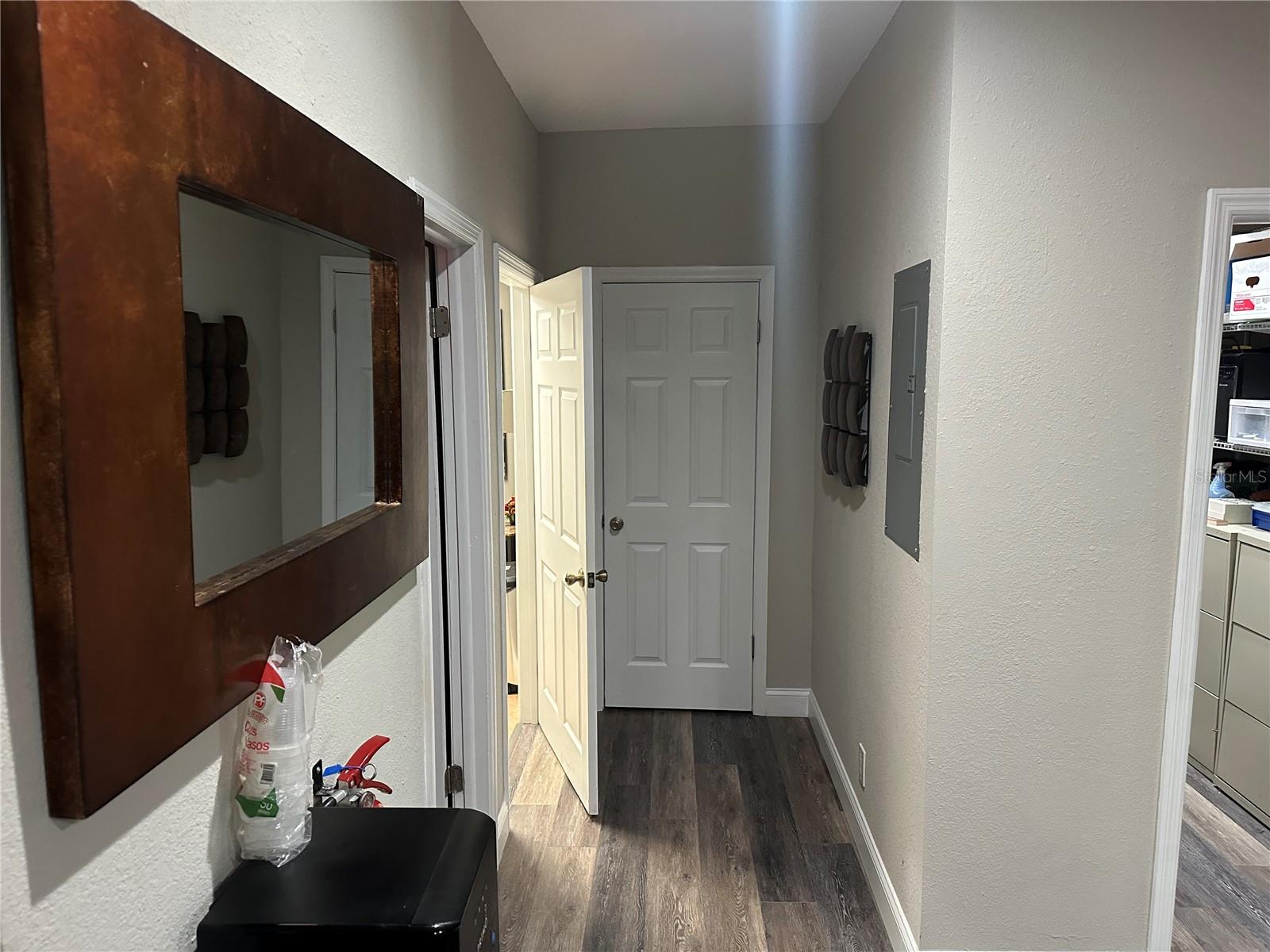 8106 US HWY 19, PORT RICHEY, FL, 34668