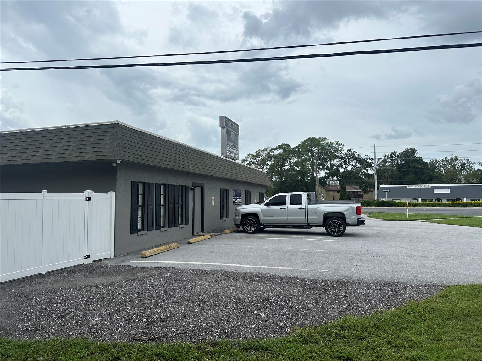 8106 US HWY 19, PORT RICHEY, FL, 34668